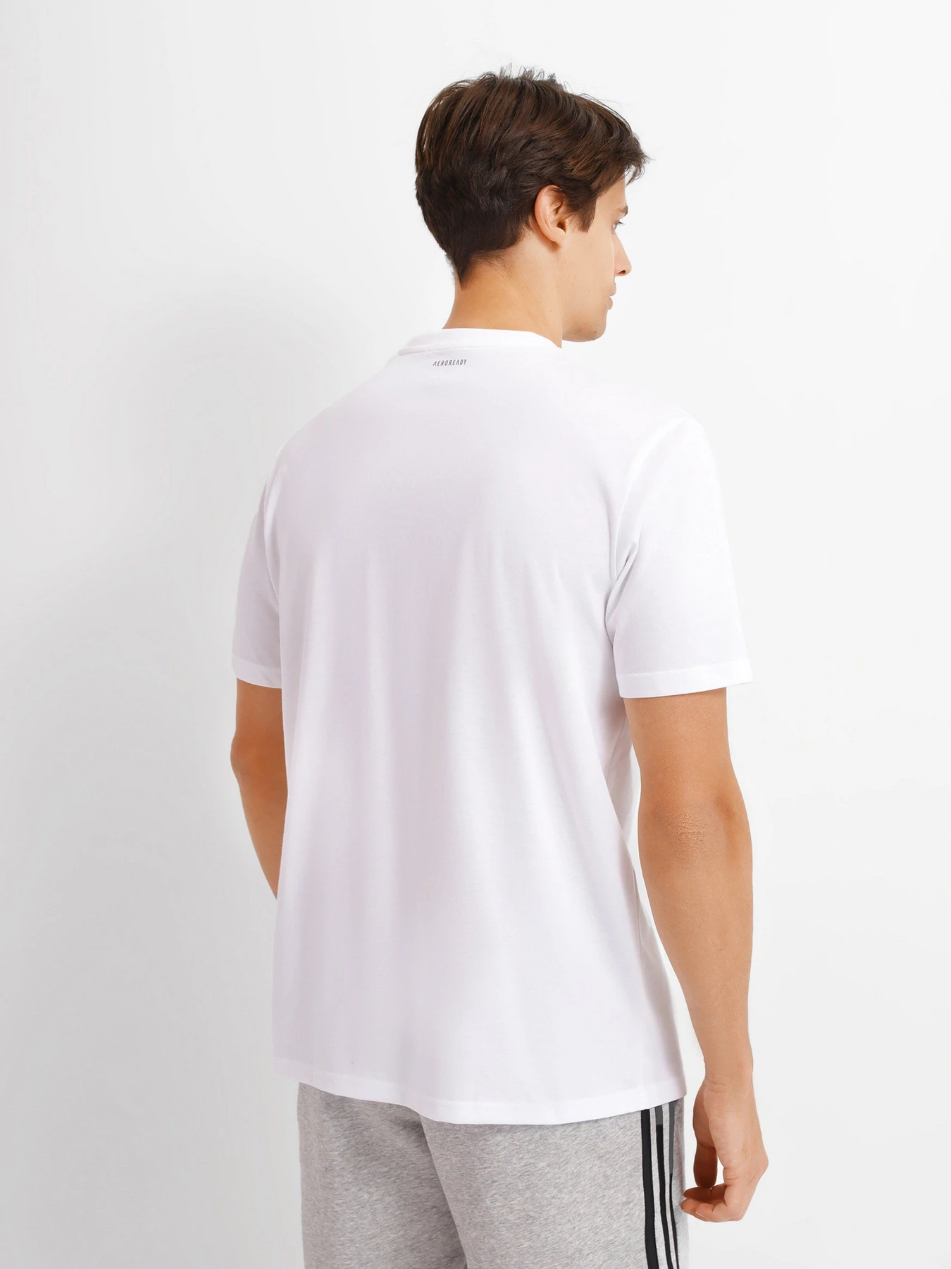 Футболки і поло Adidas Aeroready Training Graphic модель HA4073 Футболки і поло Adidas Aeroready Training Graphic модель HA4073 Фото