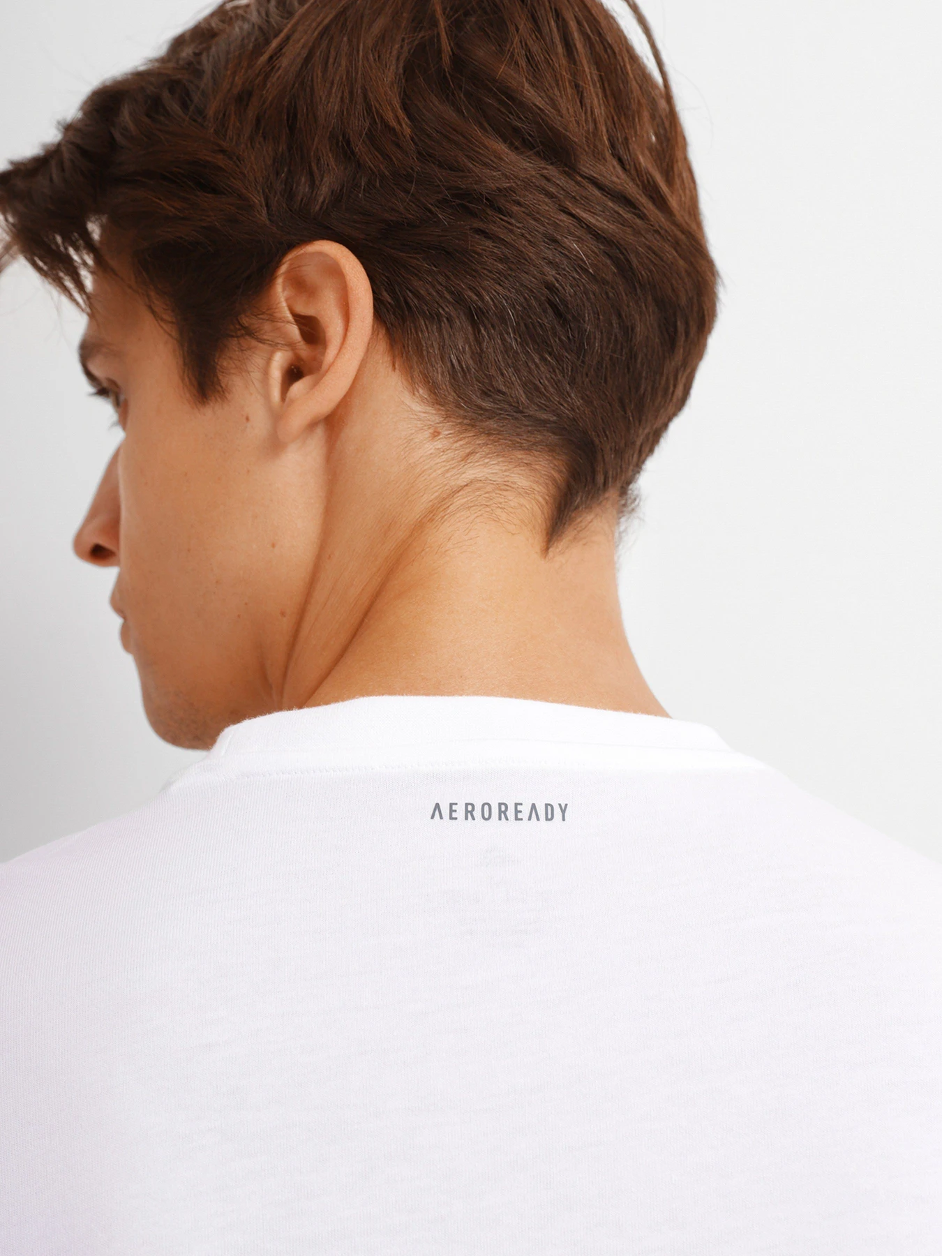 Футболки і поло Adidas Aeroready Training Graphic модель HA4073 Футболки і поло Adidas Aeroready Training Graphic модель HA4073 Фото