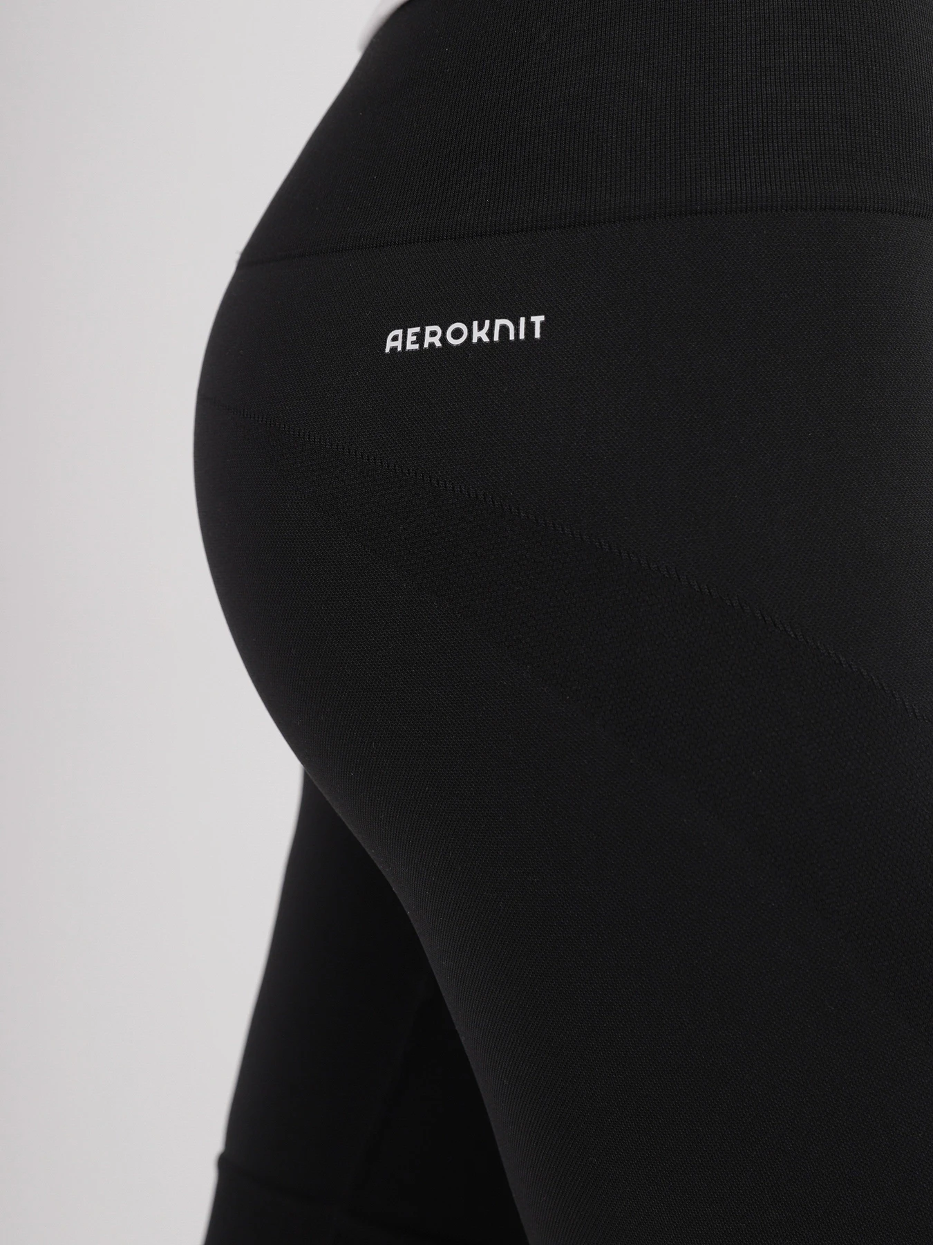 Шорти Adidas Aeroknit Seamless модель HA6607 Шорти Adidas Aeroknit Seamless модель HA6607 Фото