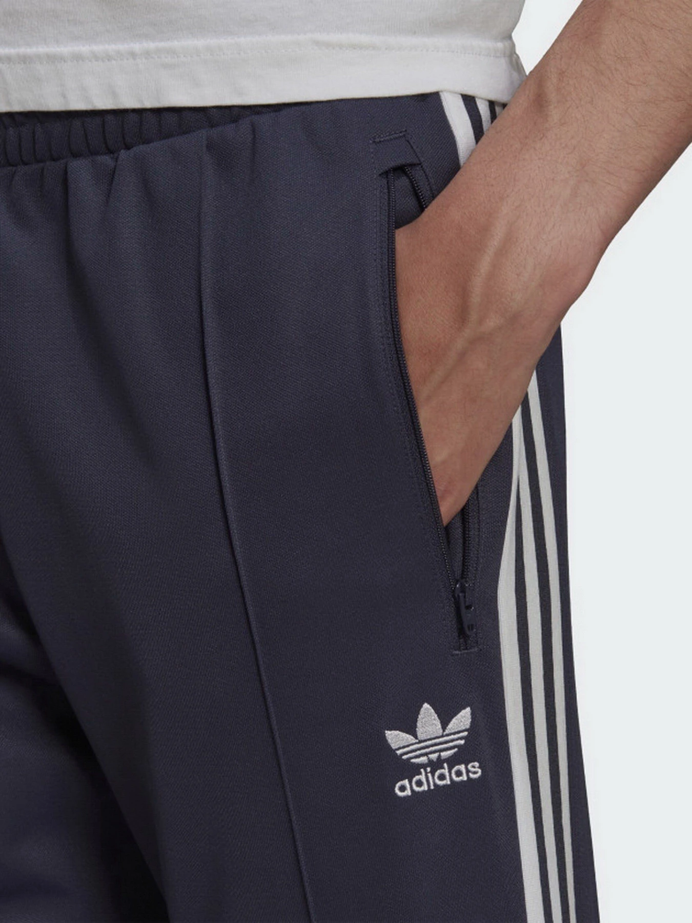 Брюки Adidas ADICOLOR CLASSICS BECKENBAUER PRIMEBLUE модель HB9439 Брюки Adidas ADICOLOR CLASSICS BECKENBAUER PRIMEBLUE модель HB9439 Фото