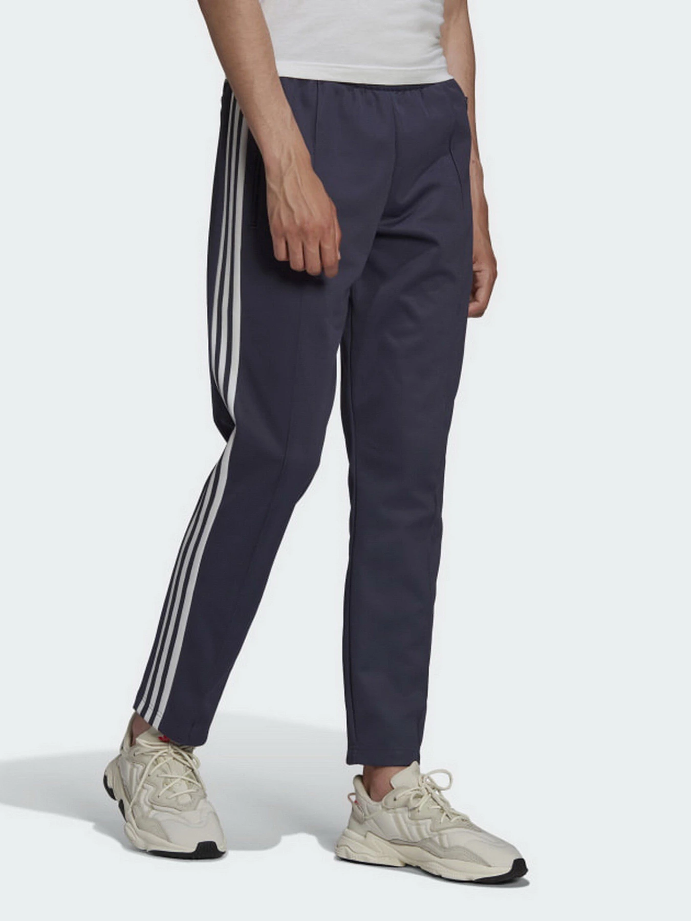 Брюки Adidas ADICOLOR CLASSICS BECKENBAUER PRIMEBLUE модель HB9439 Брюки Adidas ADICOLOR CLASSICS BECKENBAUER PRIMEBLUE модель HB9439 Фото