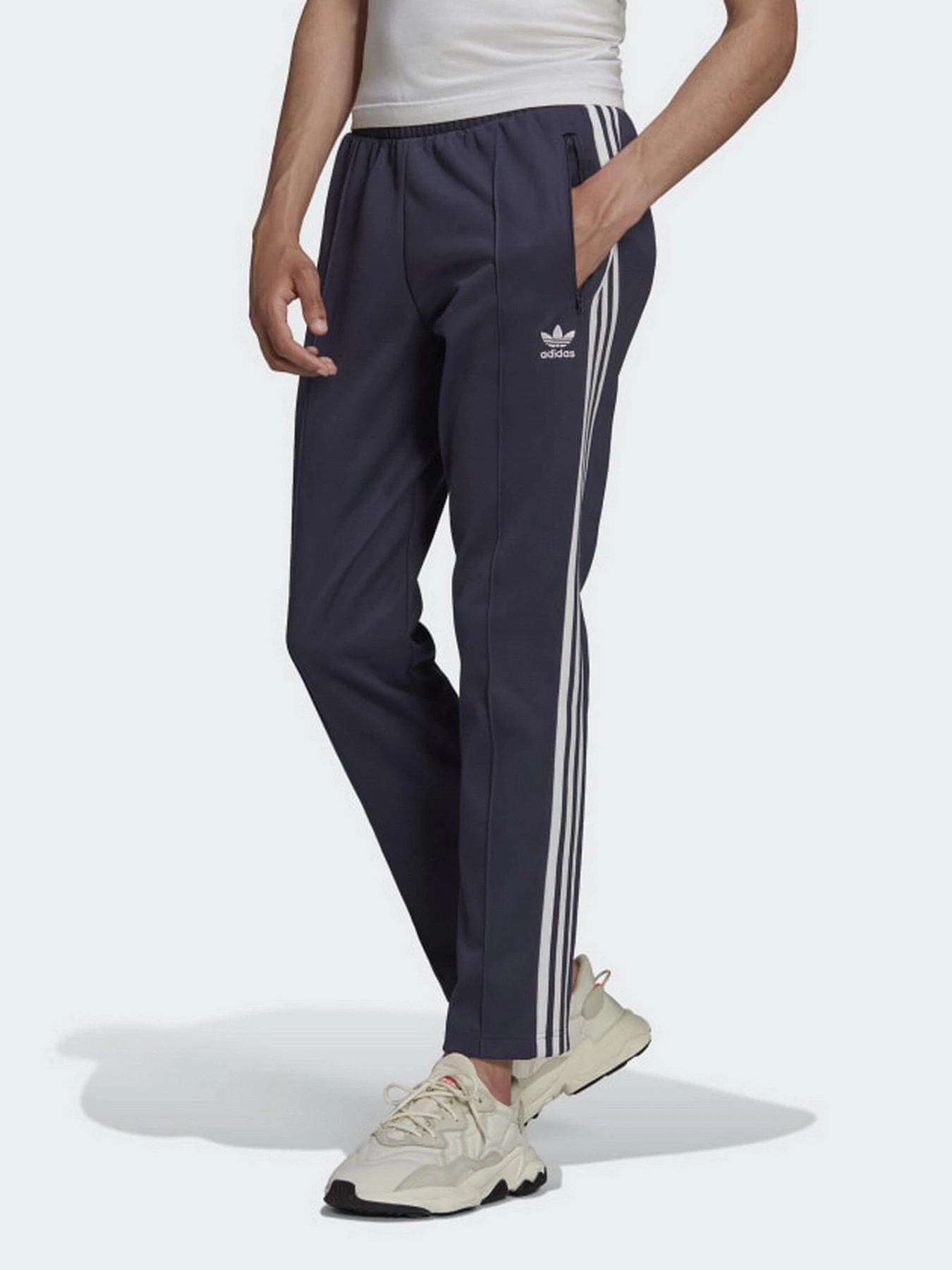 Брюки Adidas ADICOLOR CLASSICS BECKENBAUER PRIMEBLUE модель HB9439 Брюки Adidas ADICOLOR CLASSICS BECKENBAUER PRIMEBLUE модель HB9439 Фото