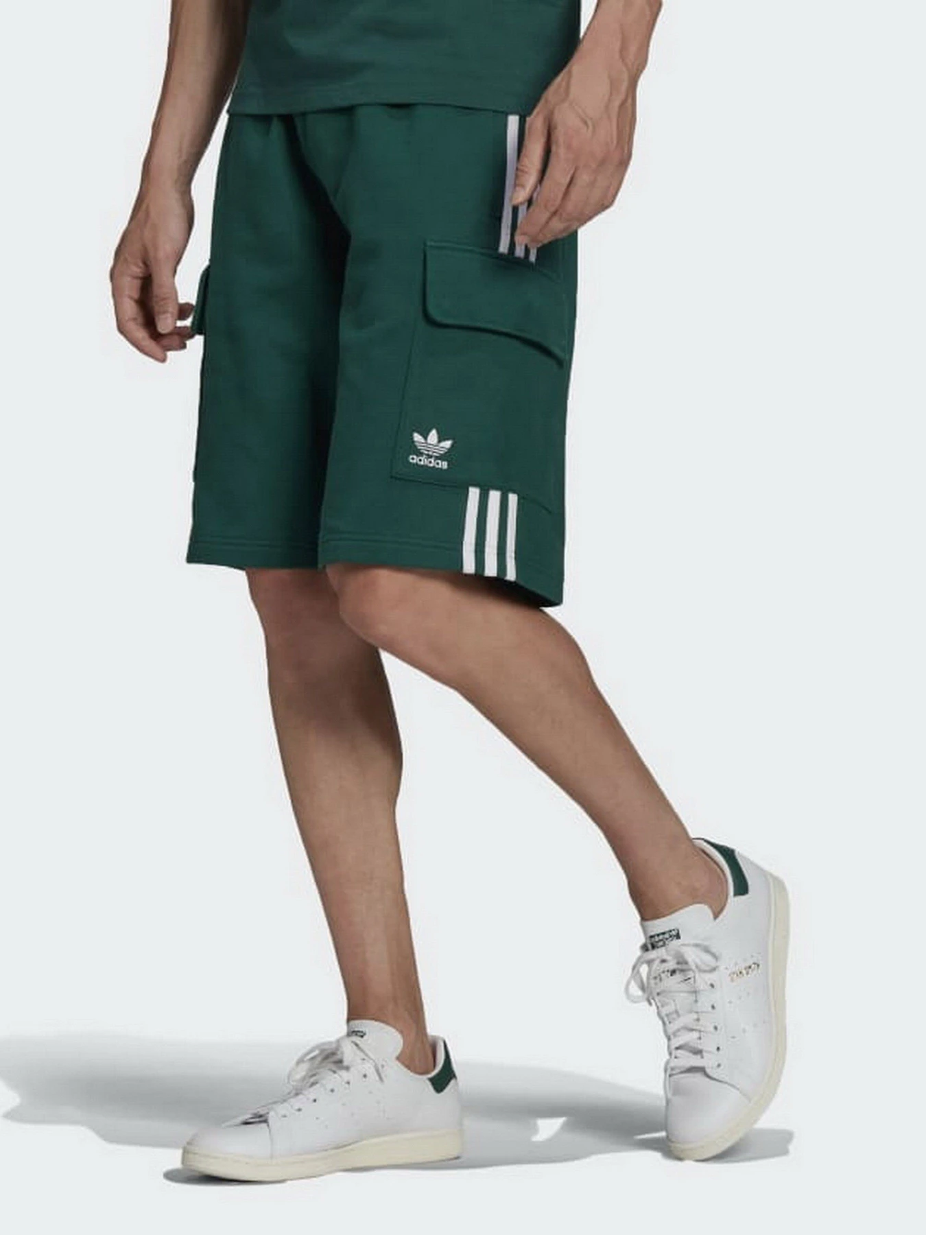 Шорты Adidas Adicolor Classics 3-Stripes модель HB9541 Фото