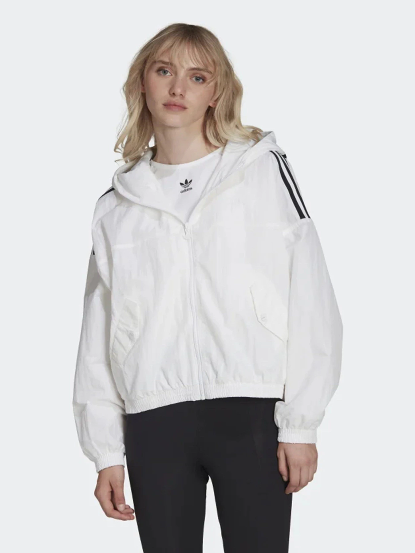 Куртки и дубленки Adidas Adicolor Classics модель HC2023 Куртки и дубленки Adidas Adicolor Classics модель HC2023 Фото