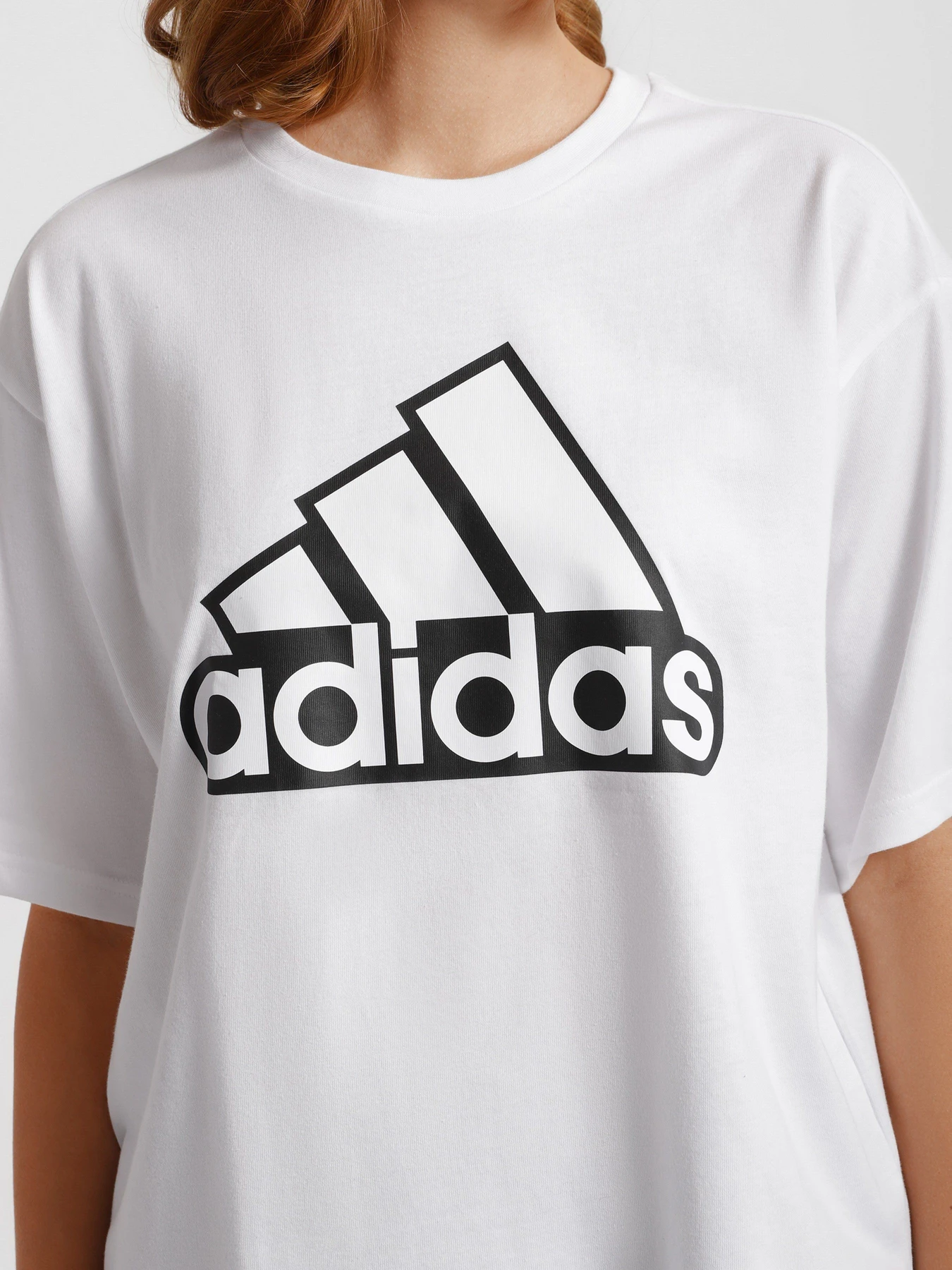Футболки и поло Adidas Essentials Logo Boxy модель HC9183 Футболки и поло Adidas Essentials Logo Boxy модель HC9183 Фото