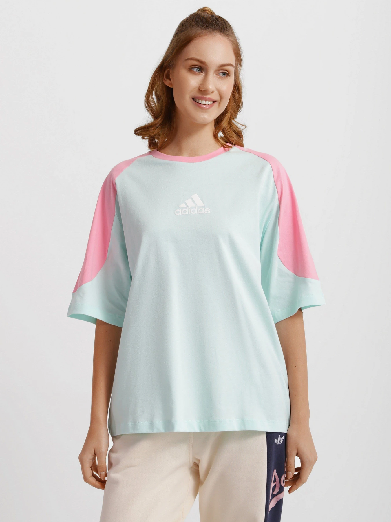 Футболки і поло Adidas Essentials Colorblock Boyfriend модель HD6785 Фото