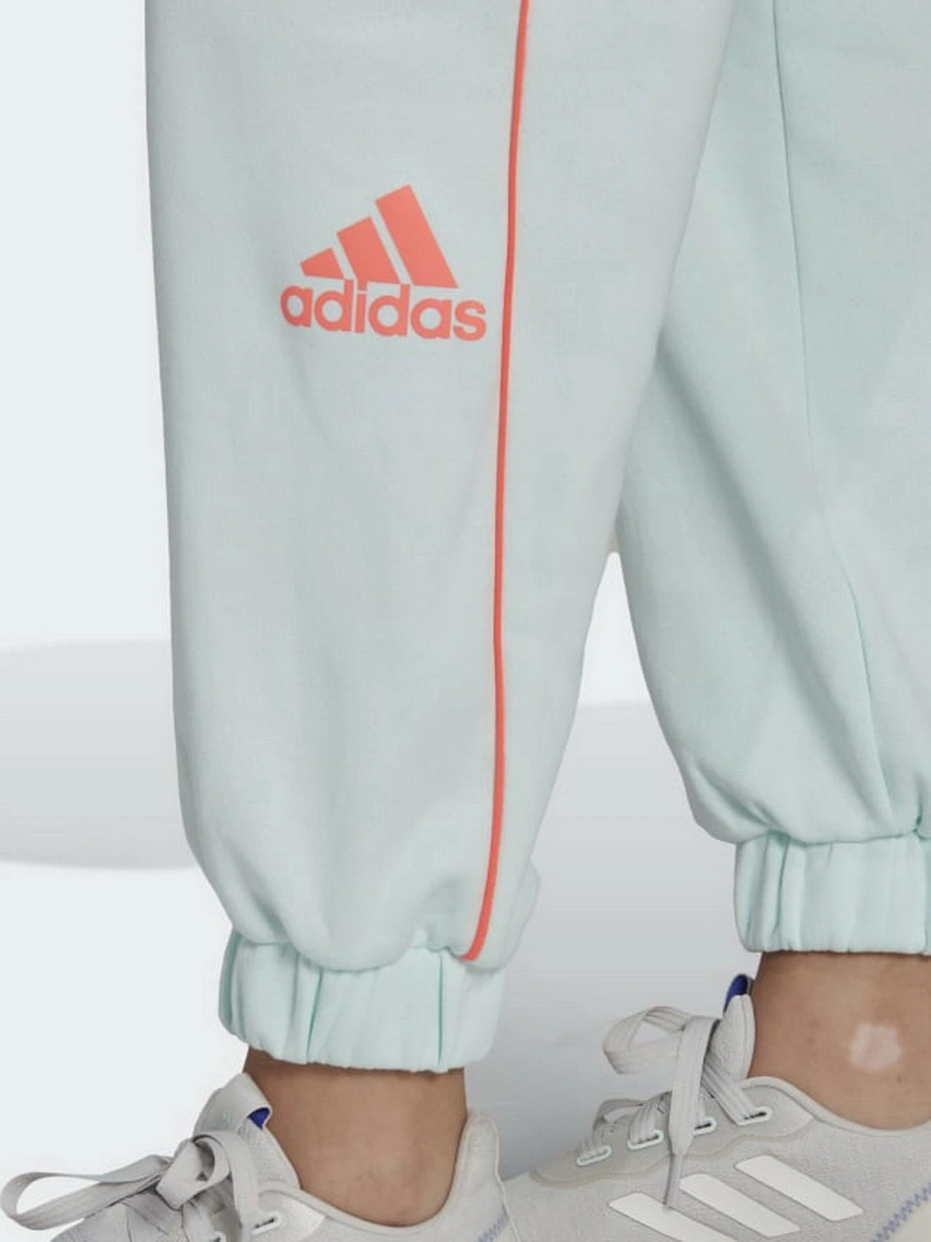 Брюки Adidas Essentials Colorblock модель HD6791 Брюки Adidas Essentials Colorblock модель HD6791 Фото