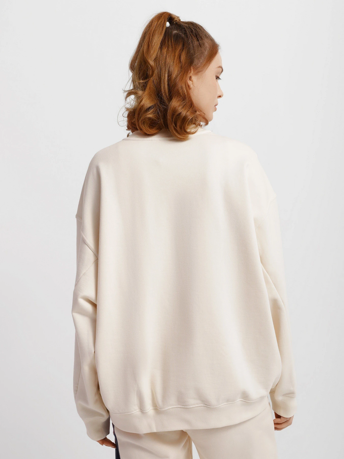 Худі та світшоти Adidas Adicolor Oversize No-Dye модель HE0377 Фото