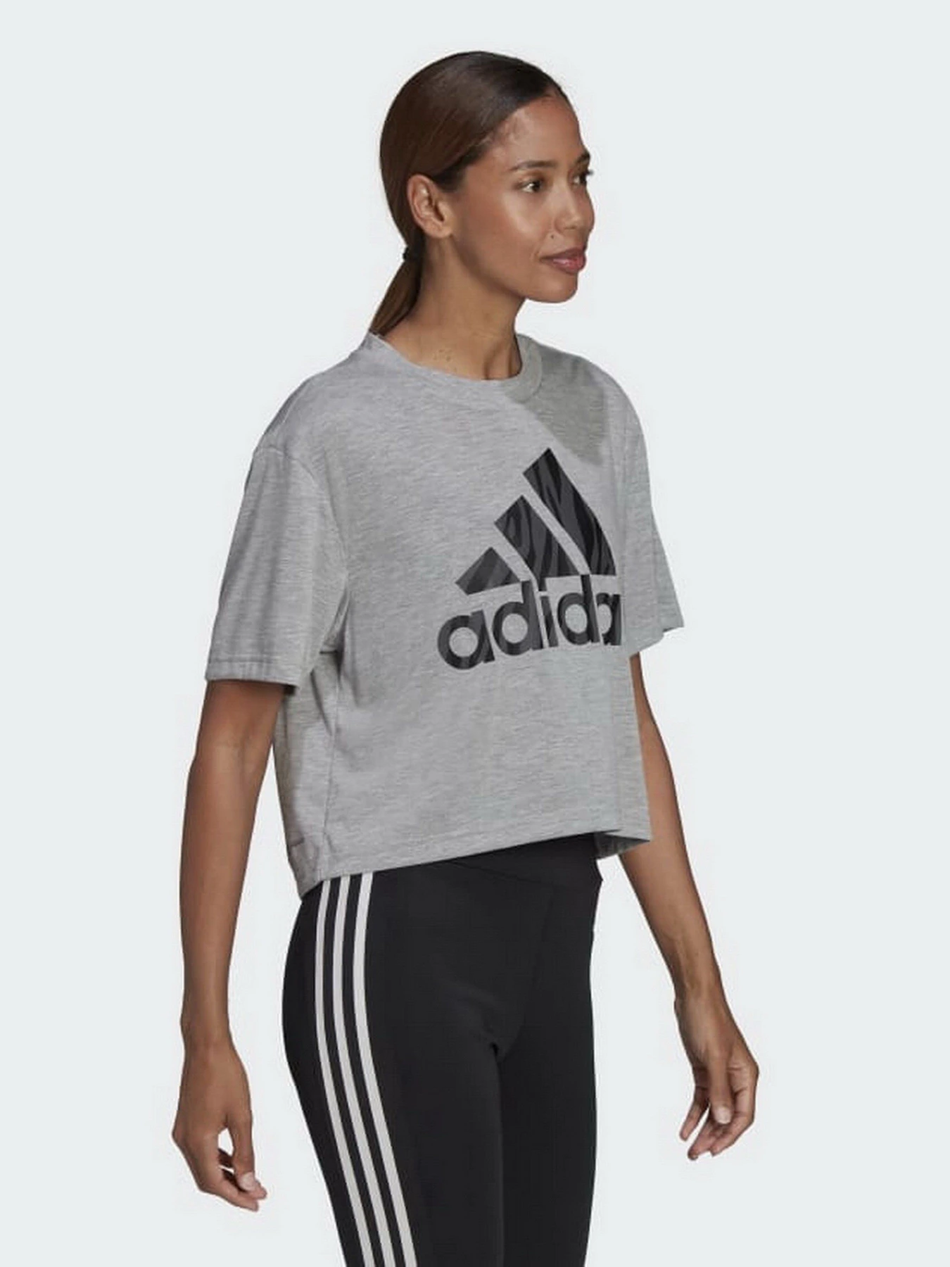 Футболки і поло Adidas Aeroready Designed To Move Tiger-Print модель HF4638 Футболки і поло Adidas Aeroready Designed To Move Tiger-Print модель HF4638 Фото