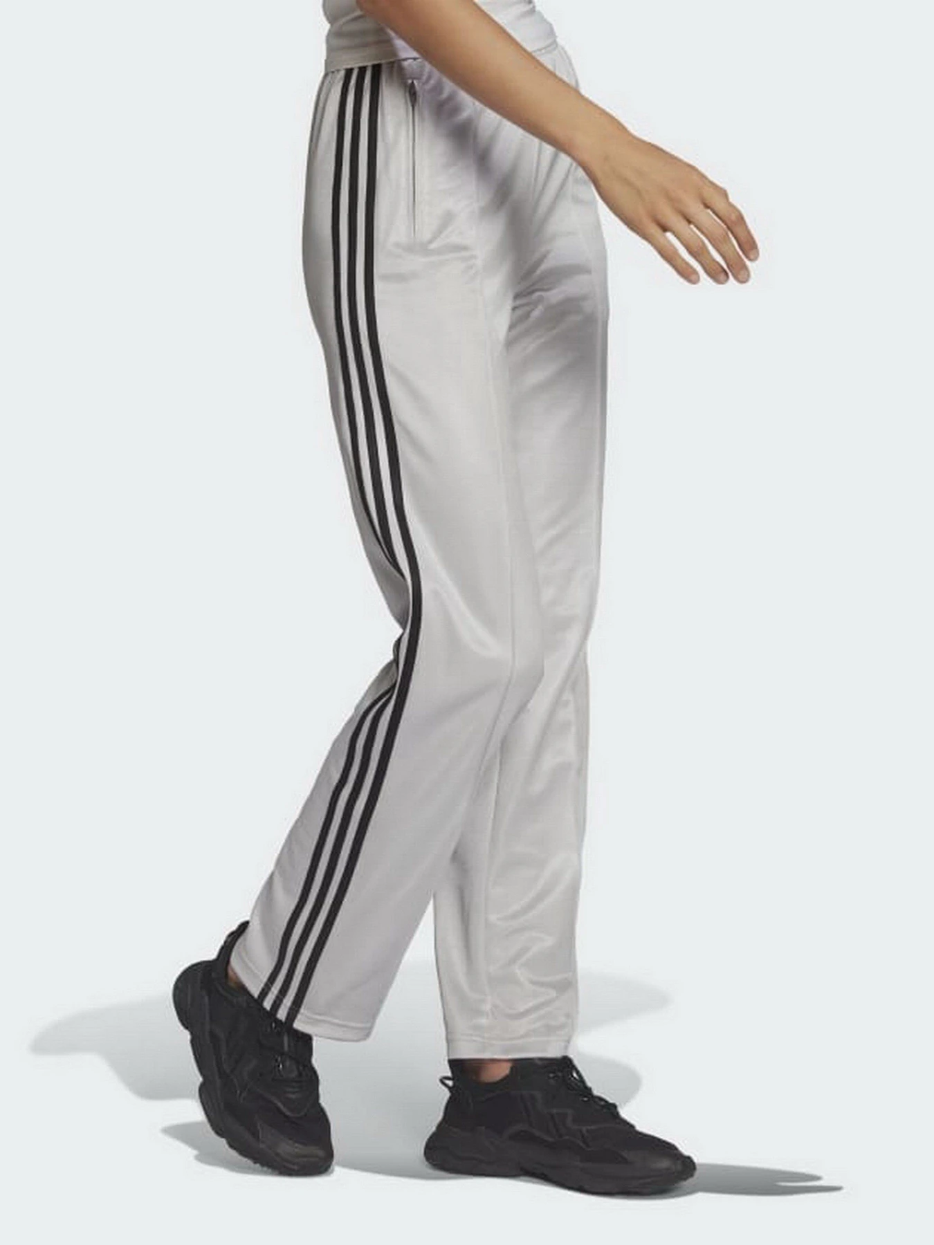 Брюки Adidas Adicolor Classics модель HF7529 Брюки Adidas Adicolor Classics модель HF7529 Фото