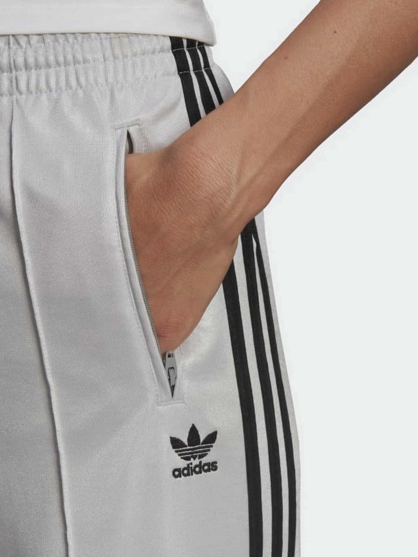 Брюки Adidas Adicolor Classics модель HF7529 Брюки Adidas Adicolor Classics модель HF7529 Фото