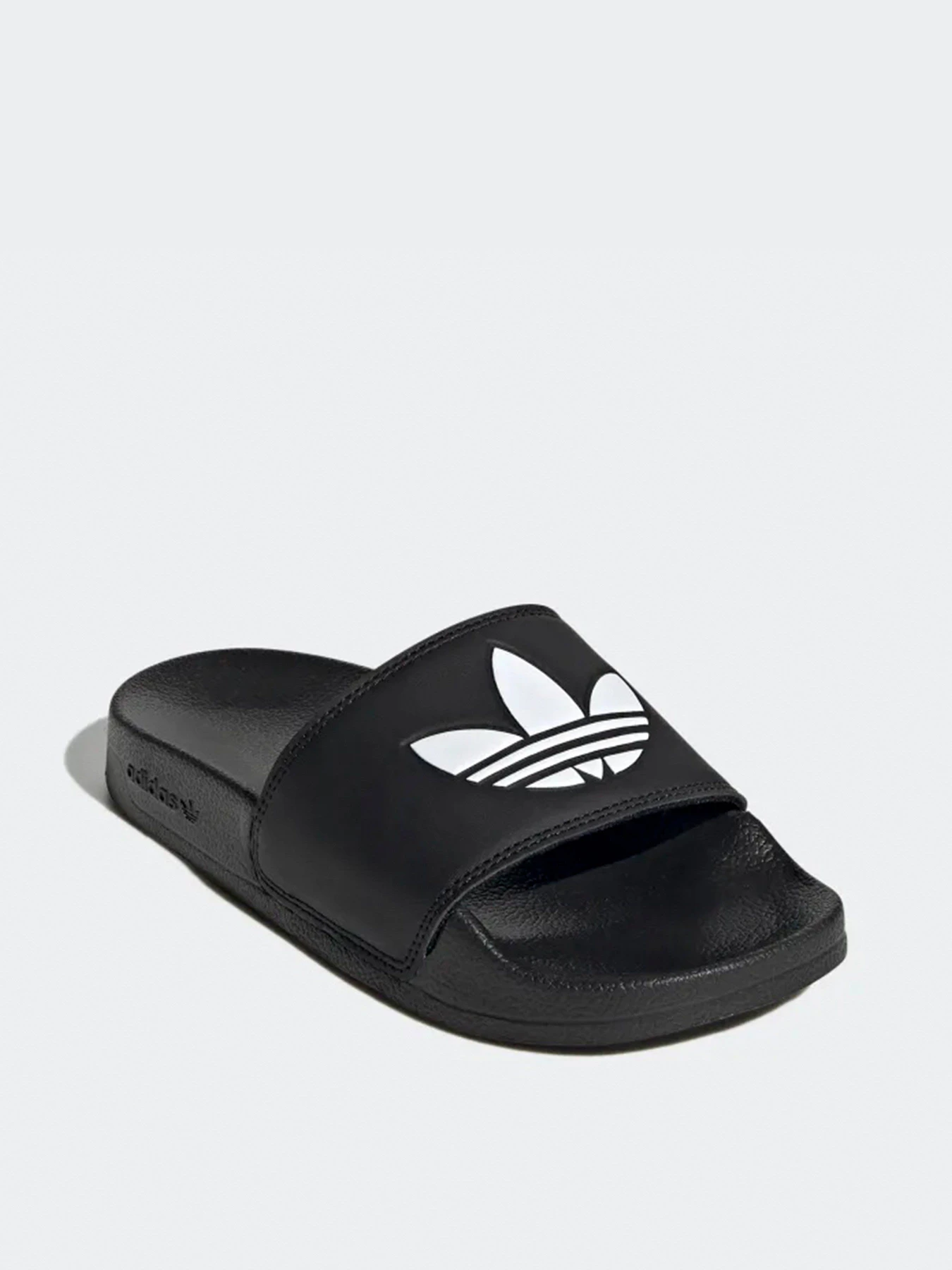Шлёпанцы Adidas модель EG8271 Шлёпанцы Adidas модель EG8271 Фото