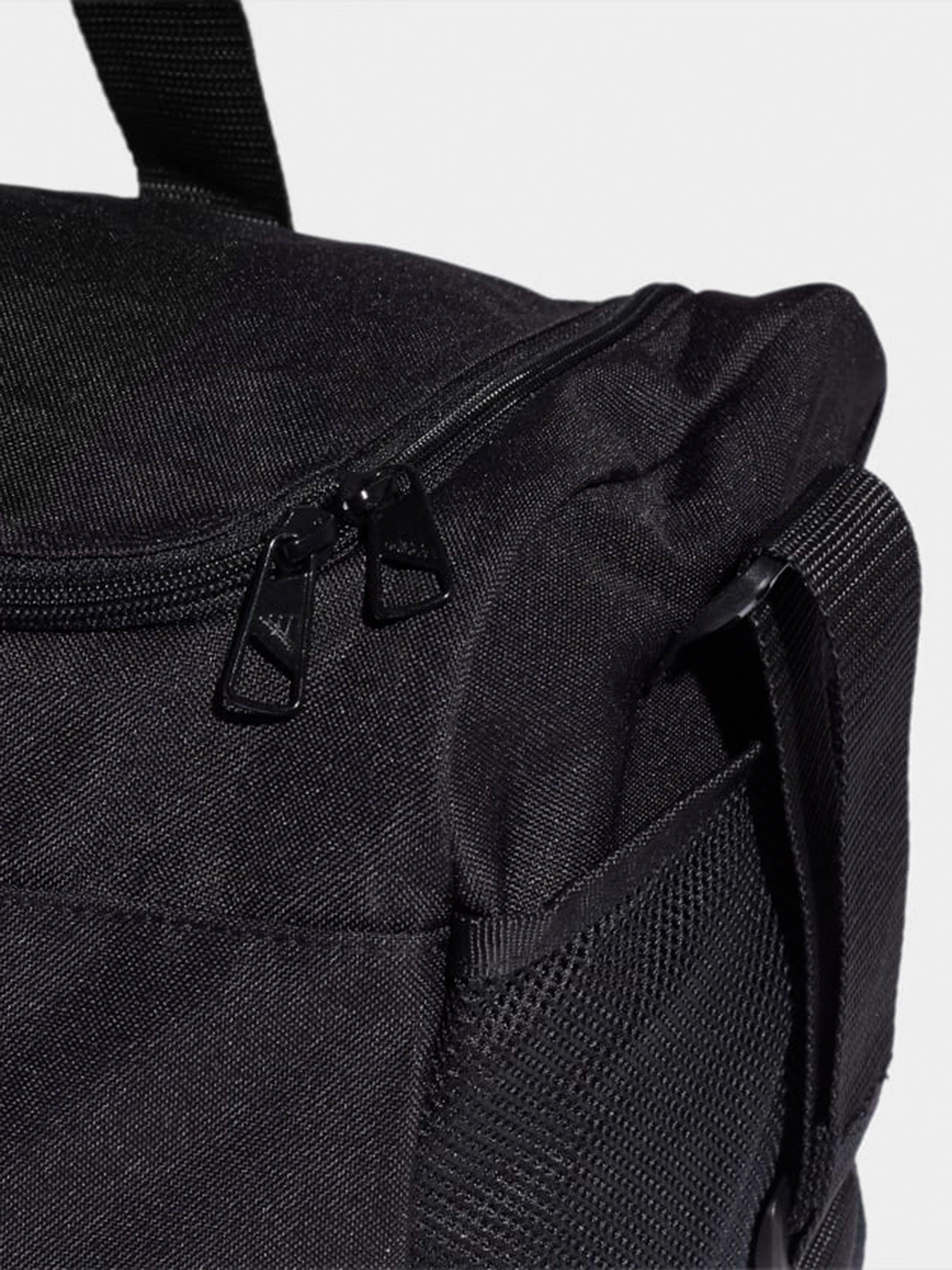 Дорожні сумки та валізи Adidas 3S Duffle модель GN2046 Дорожні сумки та валізи Adidas 3S Duffle модель GN2046 Фото
