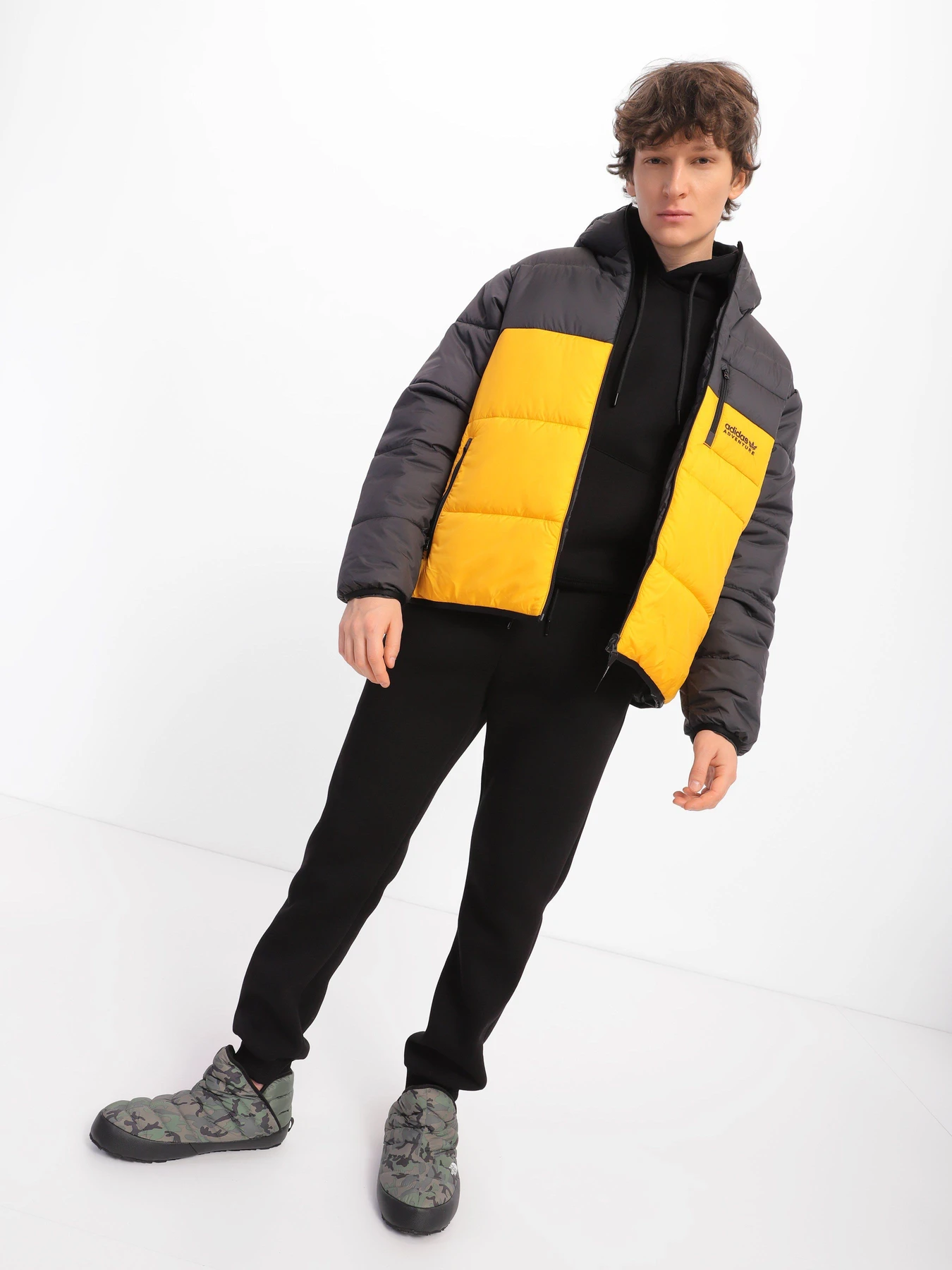 Куртки та дублянки Adidas Adventure модель H13573 Фото
