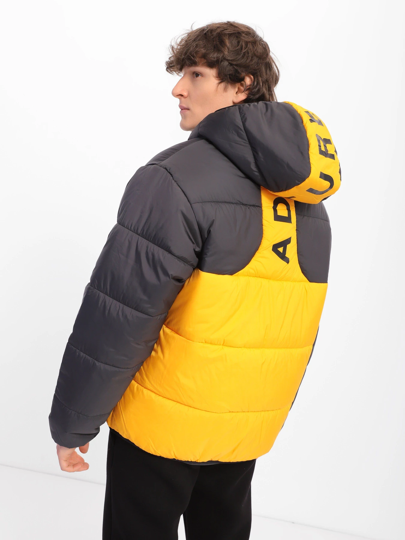 Куртки та дублянки Adidas Adventure модель H13573 Фото