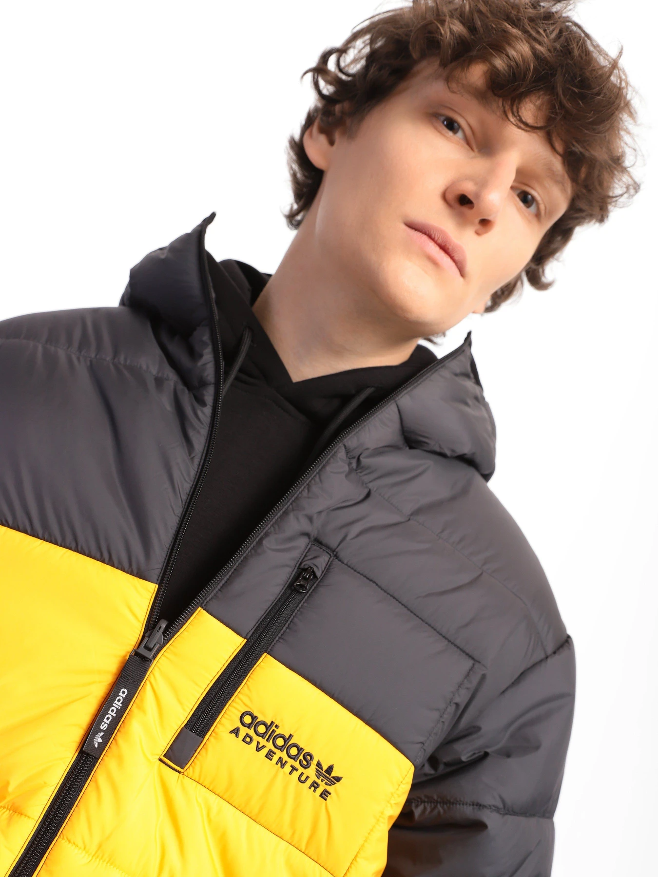 Куртки та дублянки Adidas Adventure модель H13573 Фото