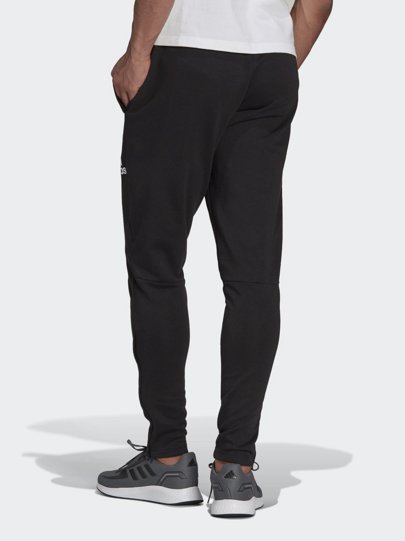 Брюки Adidas Essentials Logo модель GS4875 Брюки Adidas Essentials Logo модель GS4875 Фото