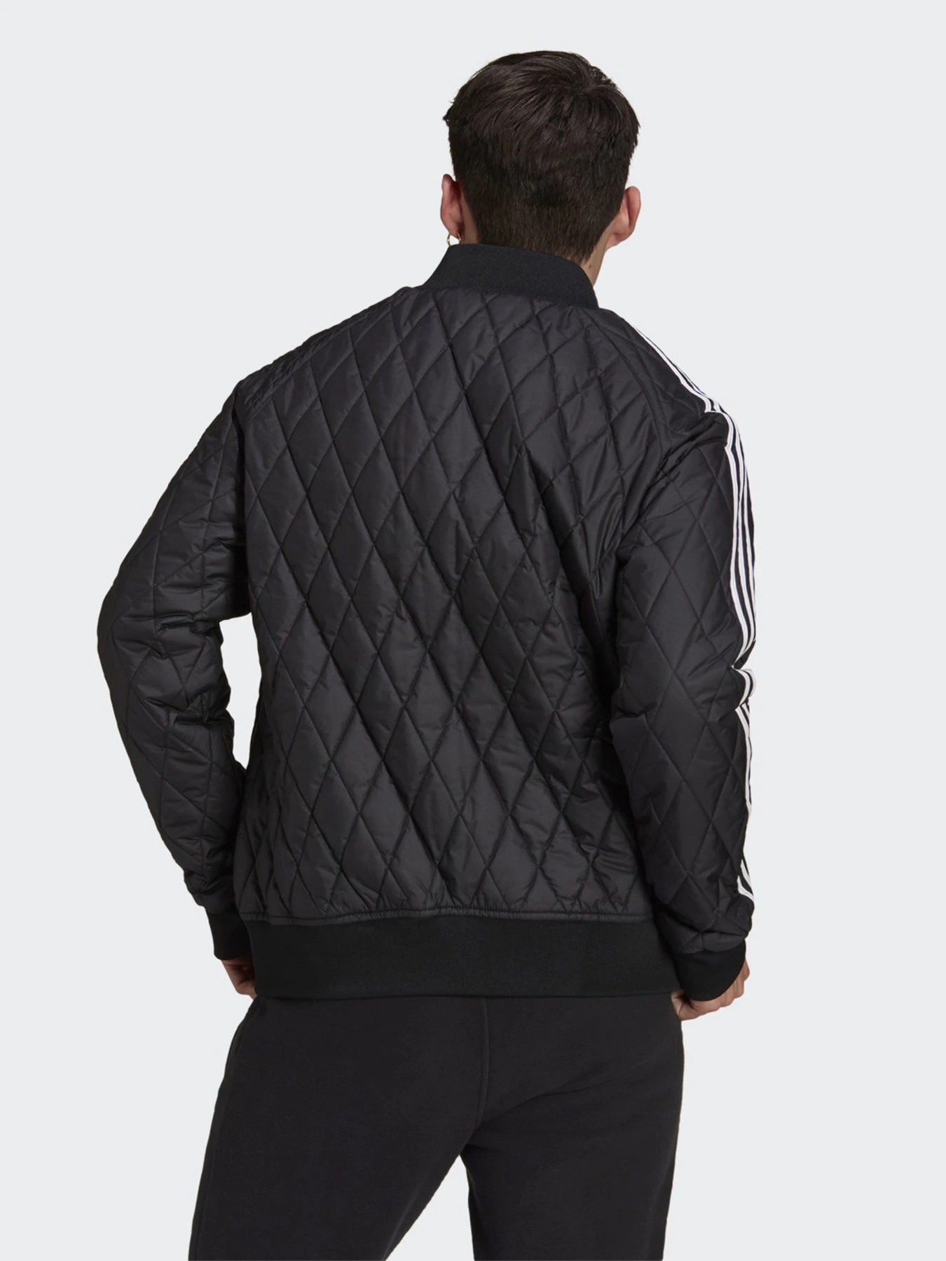 Куртки и дубленки Adidas Sst Quilled модель H11439 Куртки и дубленки Adidas Sst Quilled модель H11439 Фото