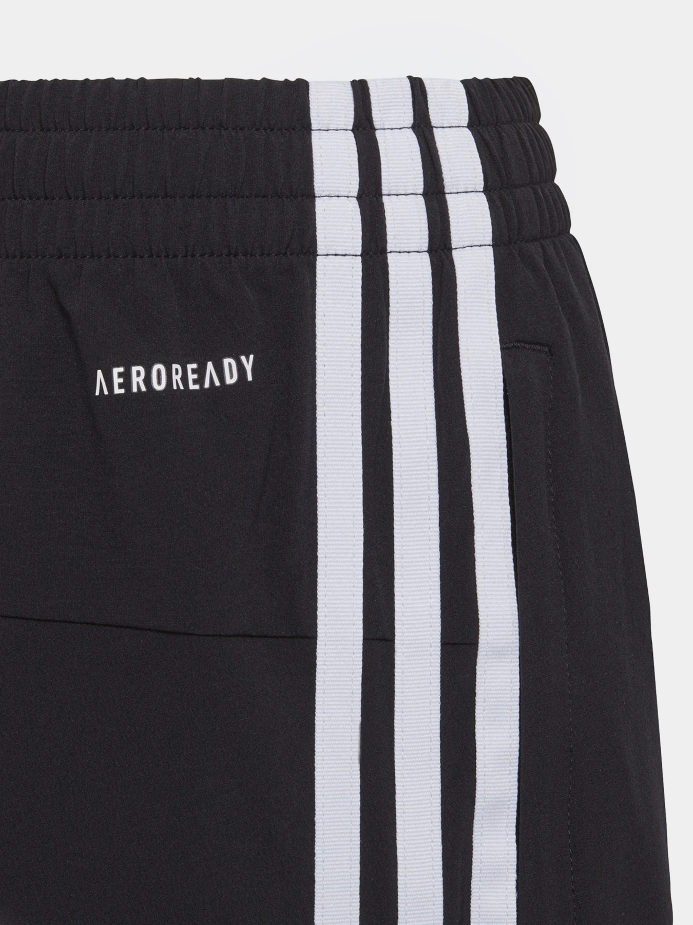 Штани Adidas Aeroready Primegreen 3-Stripes Tapered Woven модель GT9421 Фото