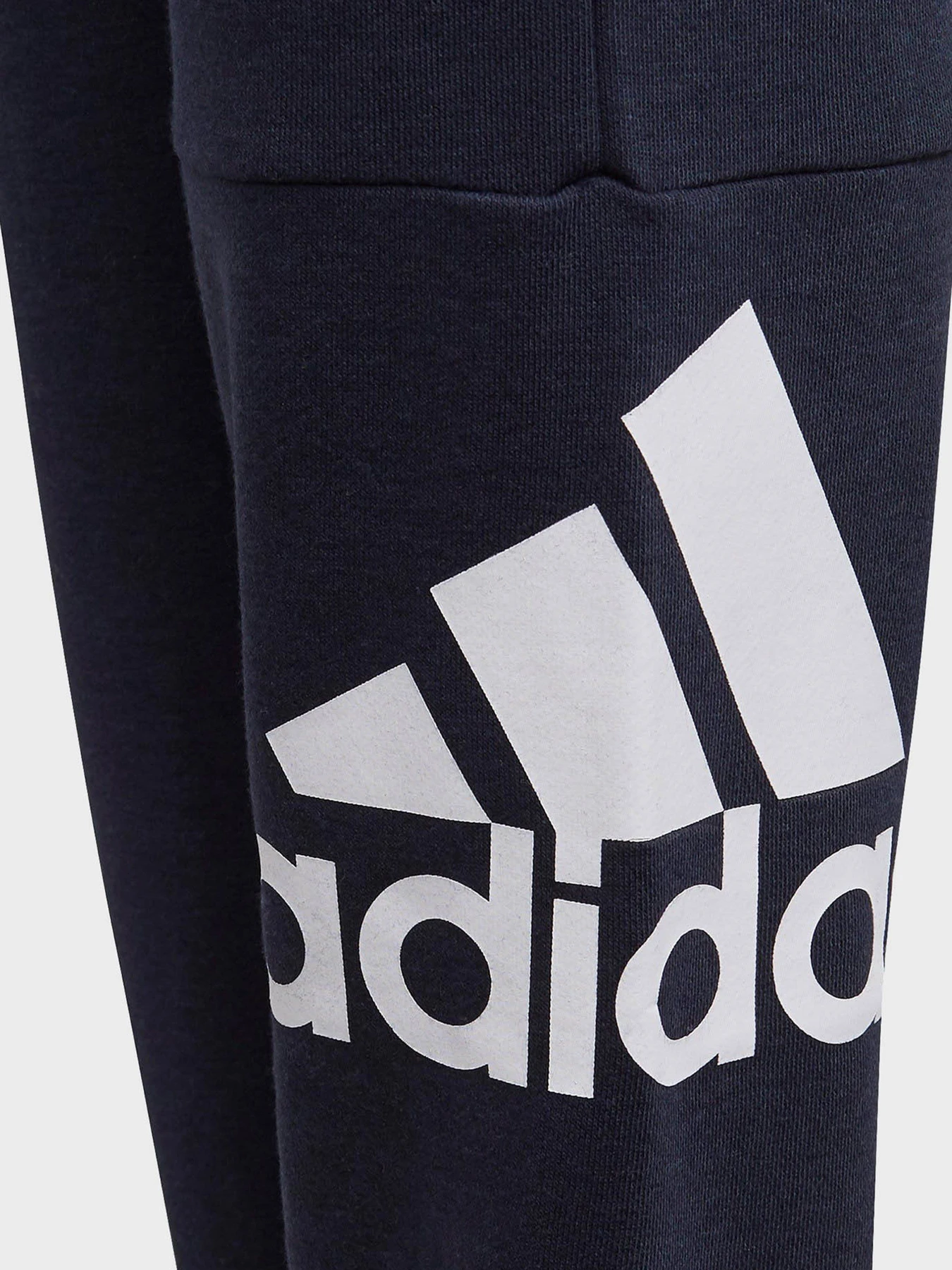 Брюки Adidas ESSENTIALS Performance модель GN4036 Брюки Adidas ESSENTIALS Performance модель GN4036 Фото