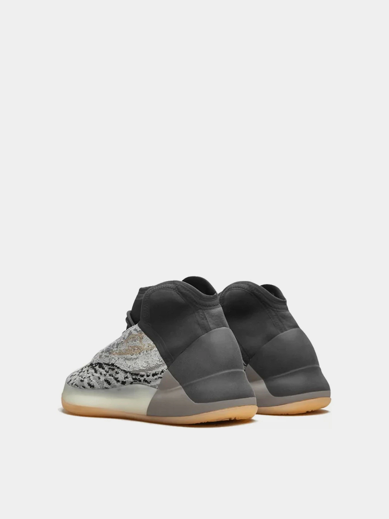 Кроссовки Adidas YEEZY QUANTUM модель CN2823 Кроссовки Adidas YEEZY QUANTUM модель CN2823 Фото