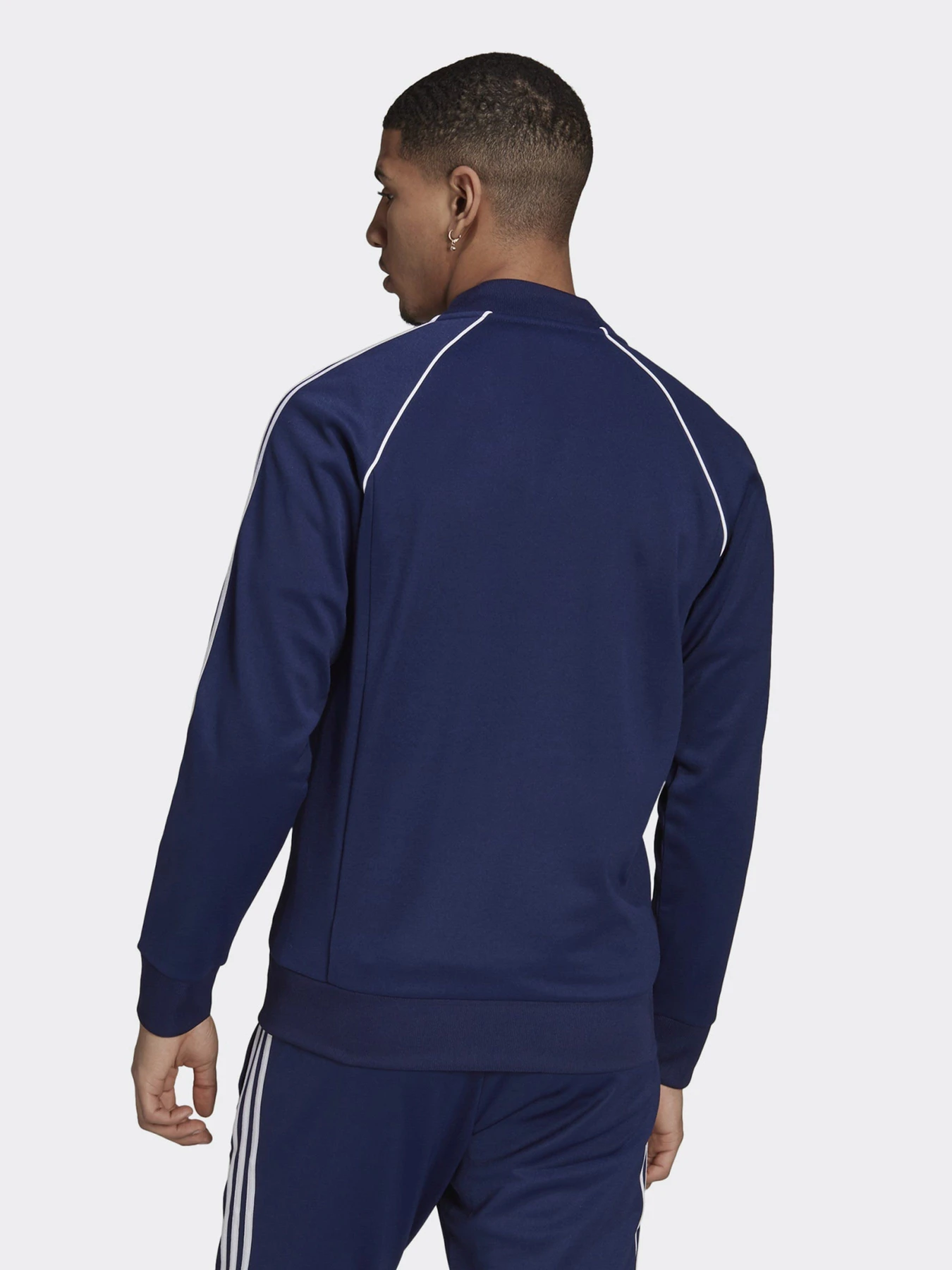 Худи и свитшоты Adidas Adicolor Classics Primeblue Sst модель H06710 Худи и свитшоты Adidas Adicolor Classics Primeblue Sst модель H06710 Фото