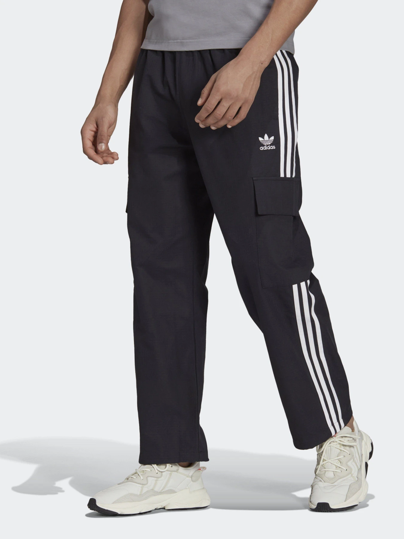Брюки Adidas Adicolor Classics 3-Stripes модель H09117 Брюки Adidas Adicolor Classics 3-Stripes модель H09117 Фото