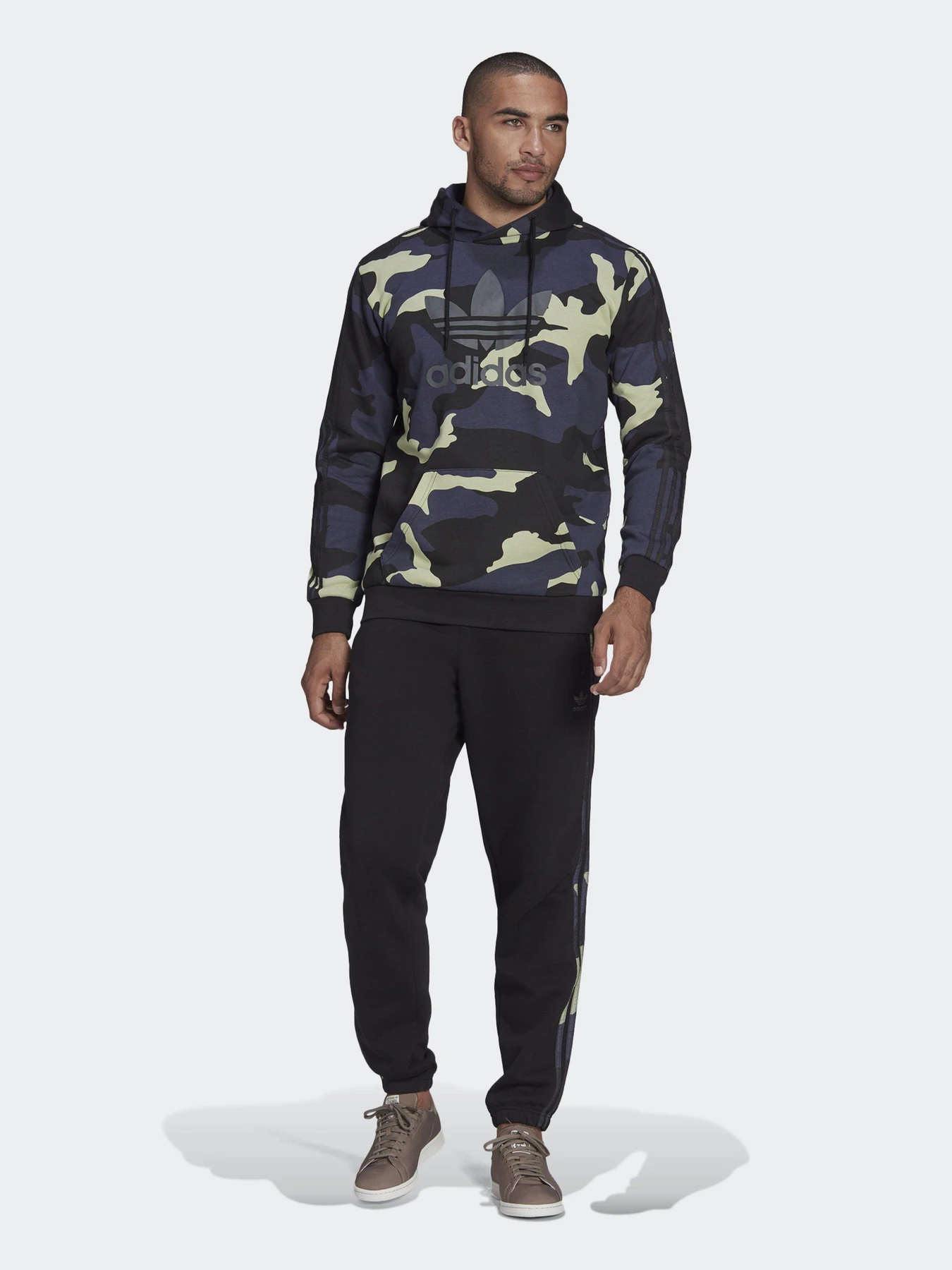 Брюки Adidas Graphics Camo модель HF4878 Фото