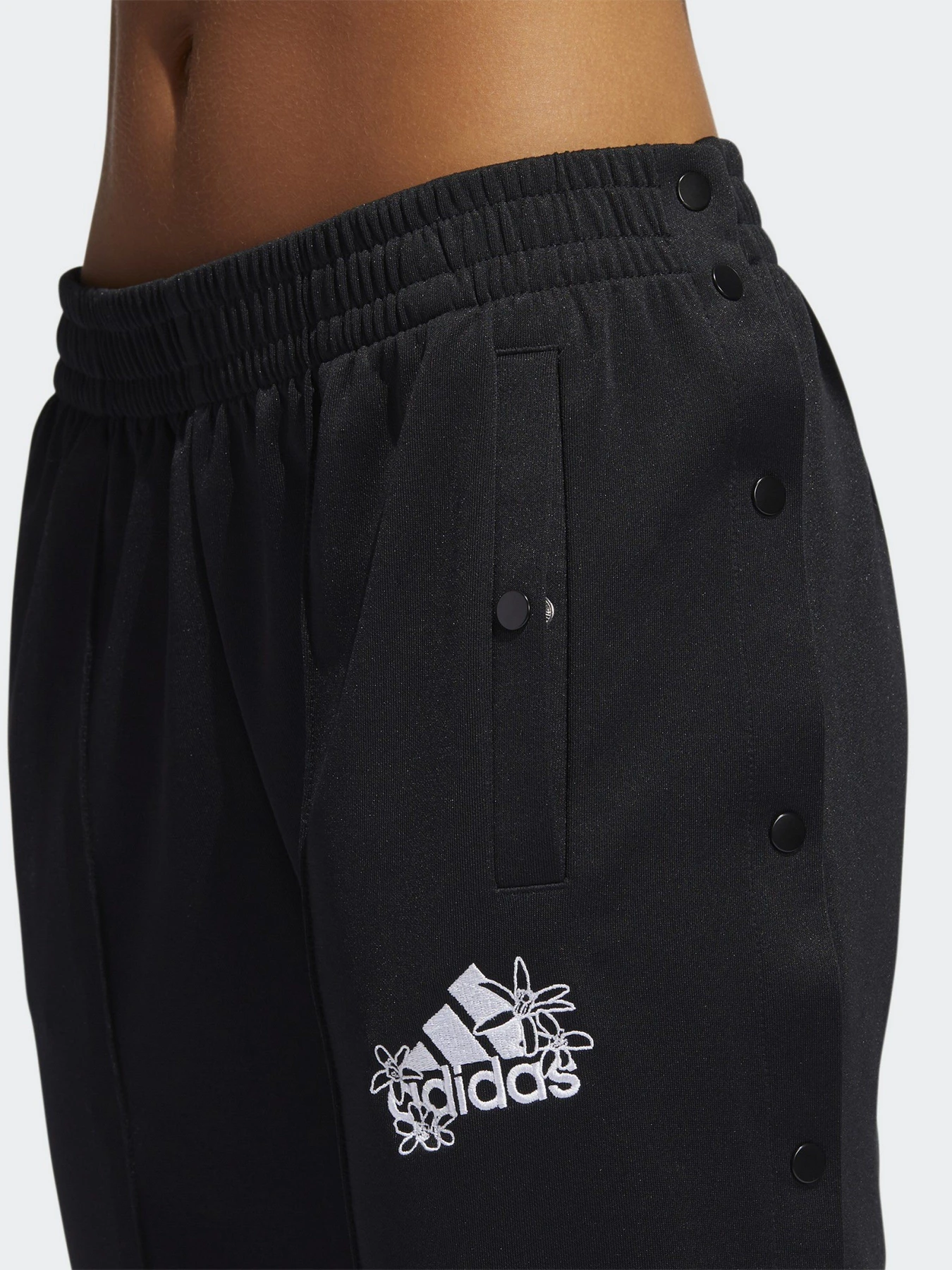Брюки Adidas Graphic Snap модель GJ6557 Брюки Adidas Graphic Snap модель GJ6557 Фото