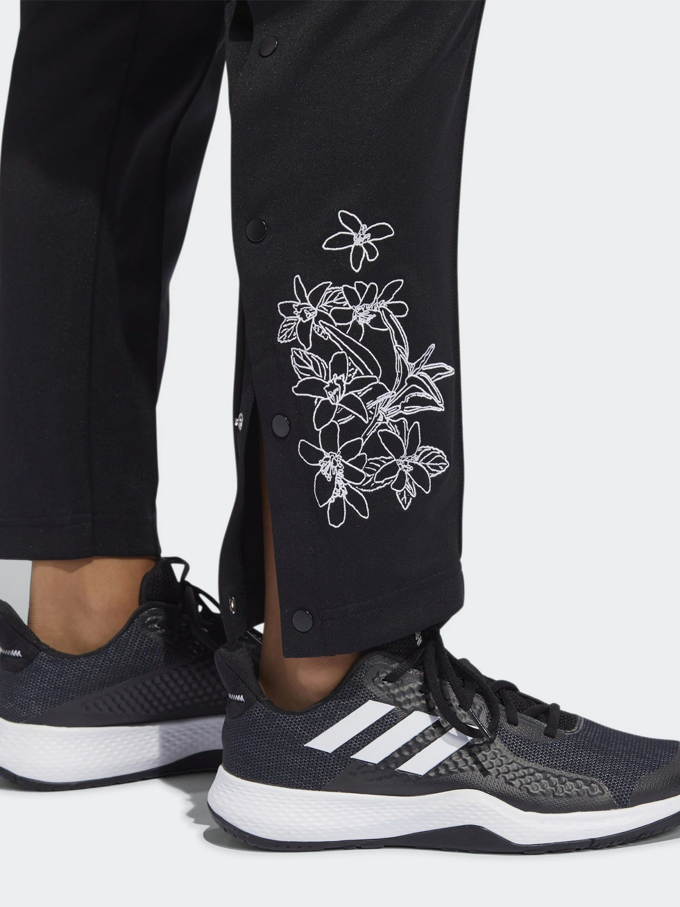 Брюки Adidas Graphic Snap модель GJ6557 Брюки Adidas Graphic Snap модель GJ6557 Фото