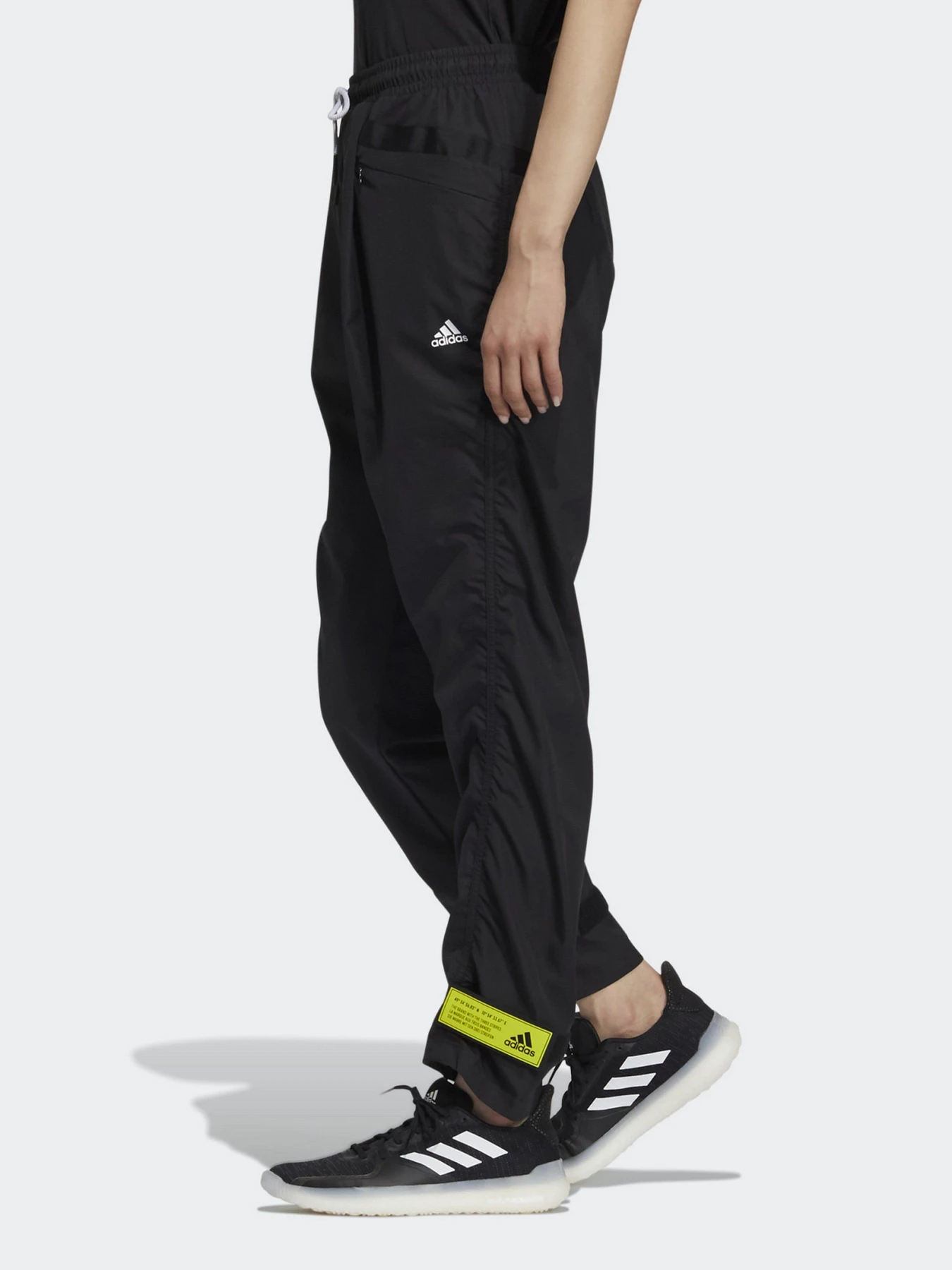 Штани Adidas Tech Woven модель GM0700 Штани Adidas Tech Woven модель GM0700 Фото