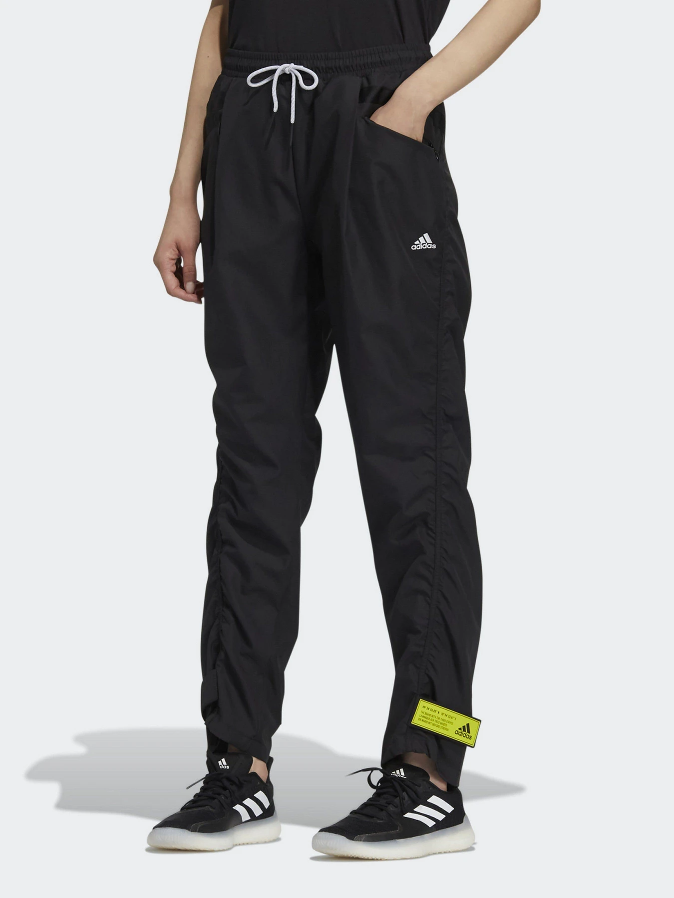 Штани Adidas Tech Woven модель GM0700 Штани Adidas Tech Woven модель GM0700 Фото