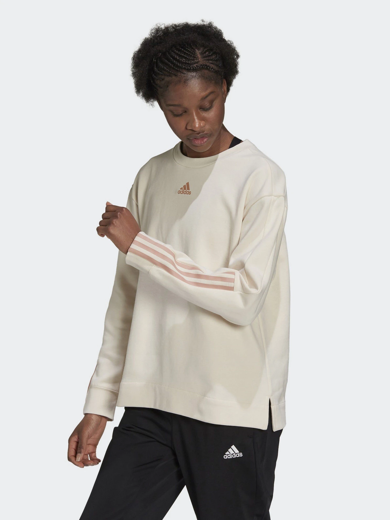 Худи и свитшоты Adidas Essentials Relaxed 3-Stripes модель H10237 Худи и свитшоты Adidas Essentials Relaxed 3-Stripes модель H10237 Фото