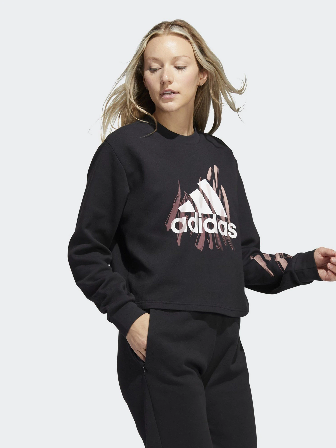 Худі та світшоти Adidas Water Tiger Graphic модель H57416 Худі та світшоти Adidas Water Tiger Graphic модель H57416 Фото