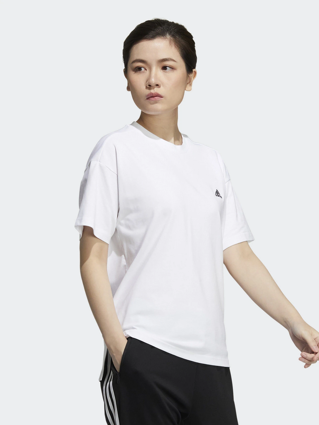 Футболки и поло Adidas Loose Fit Sportswear модель HC2541 Фото