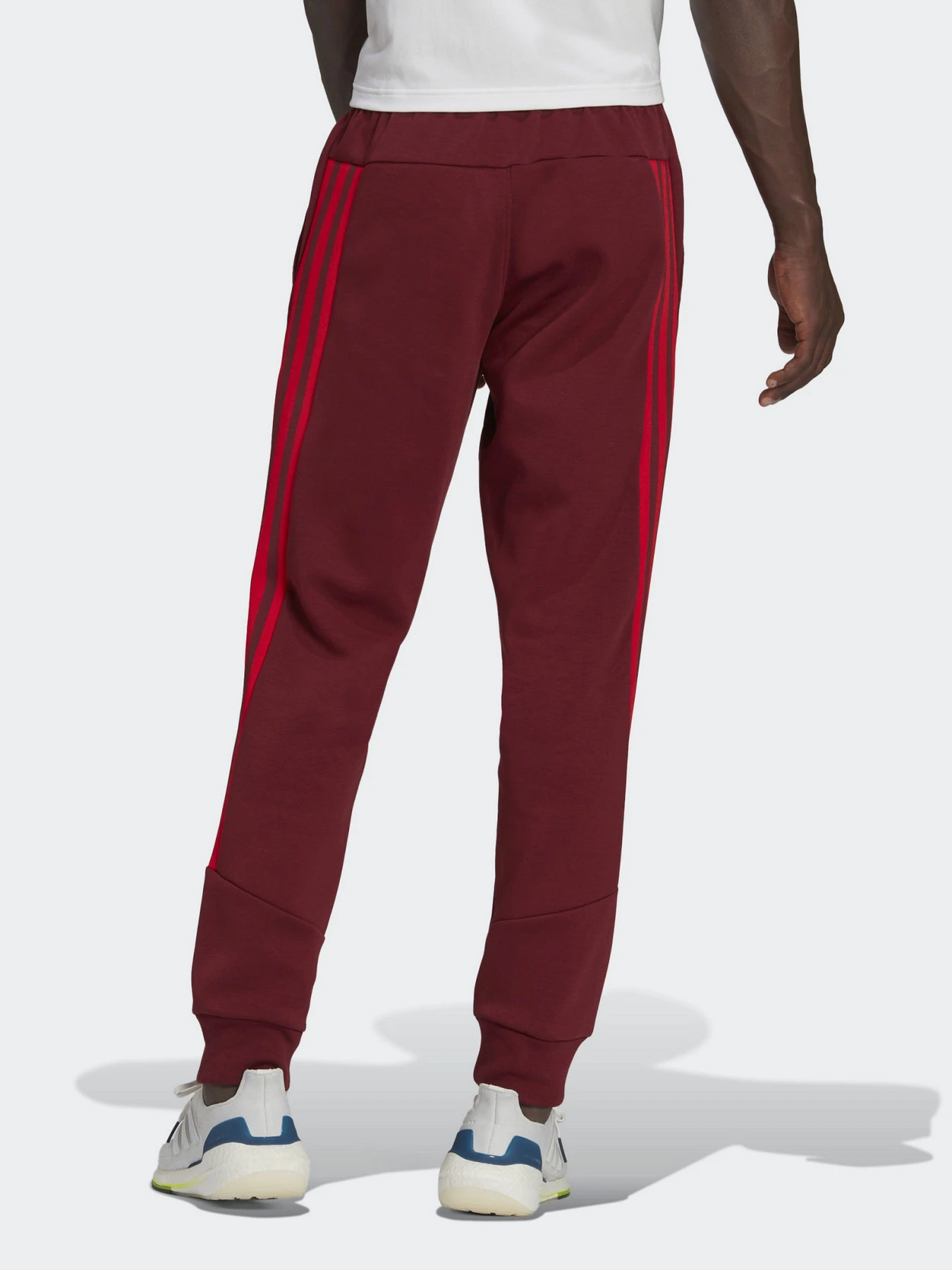 Брюки Adidas M FI 3S модель HC5262 Брюки Adidas M FI 3S модель HC5262 Фото