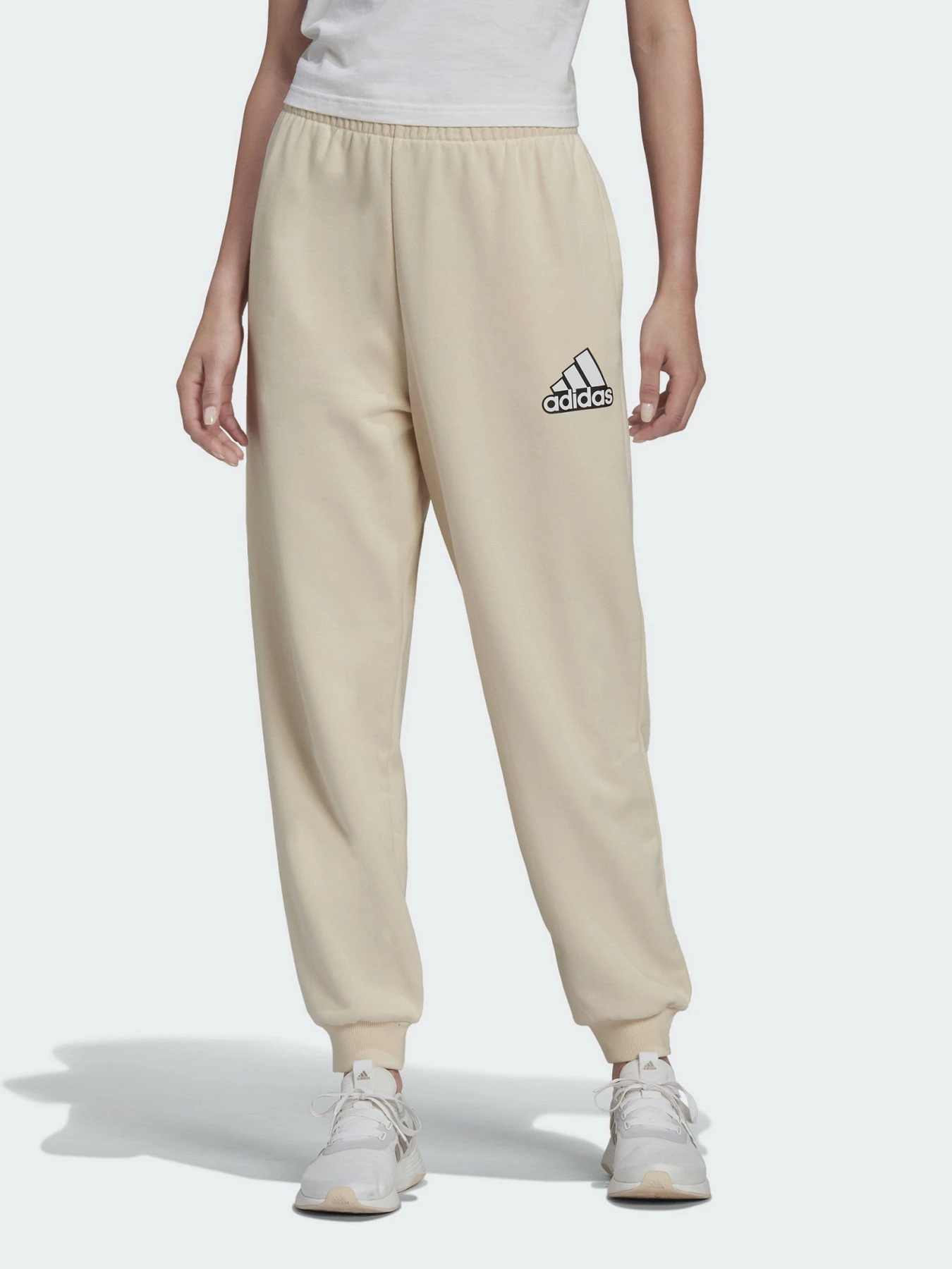 Брюки Adidas Essentials Outline Logo модель HC9175 Брюки Adidas Essentials Outline Logo модель HC9175 Фото