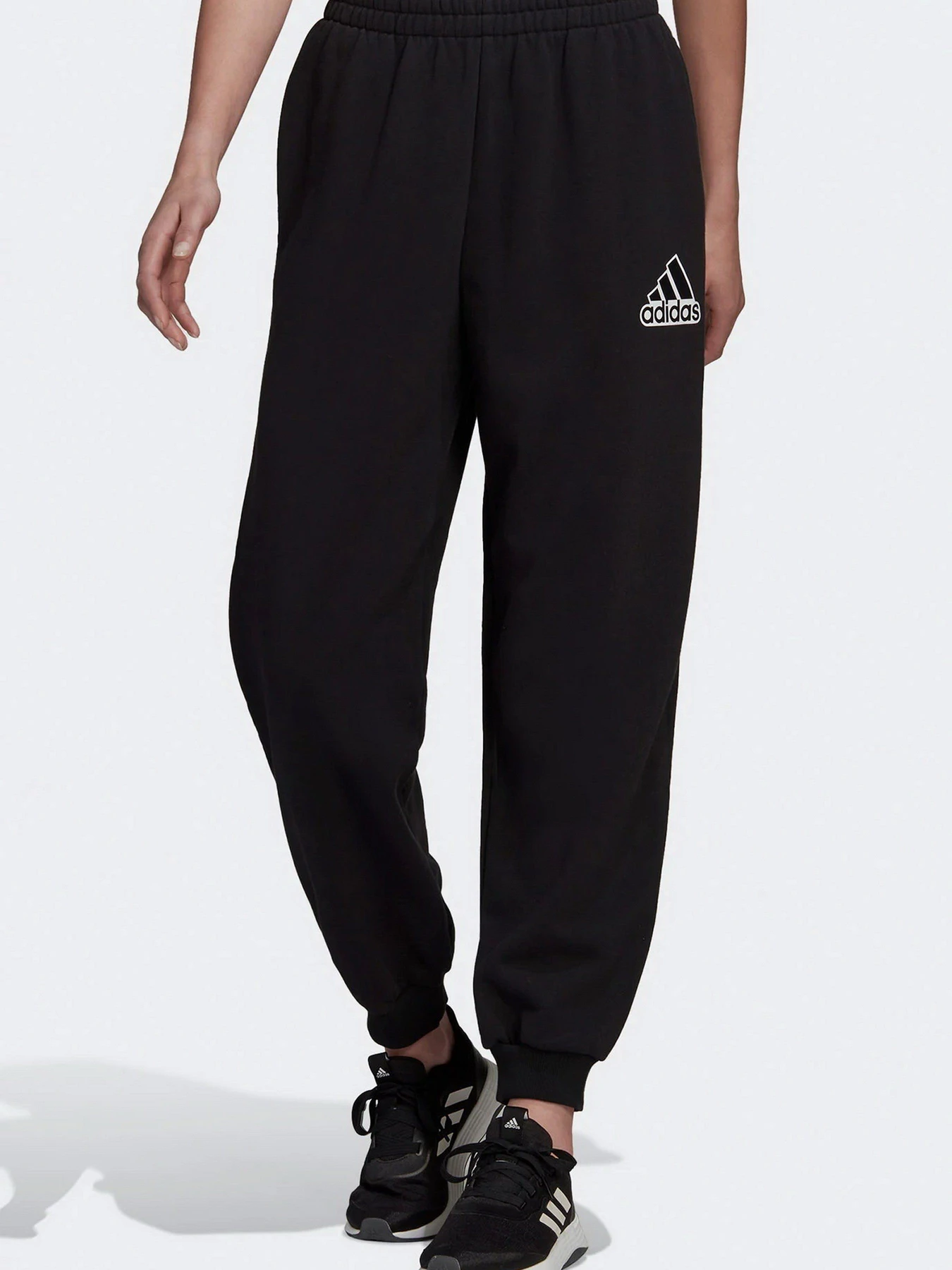 Брюки Adidas Essentials Outline Logo модель HC9176 Брюки Adidas Essentials Outline Logo модель HC9176 Фото