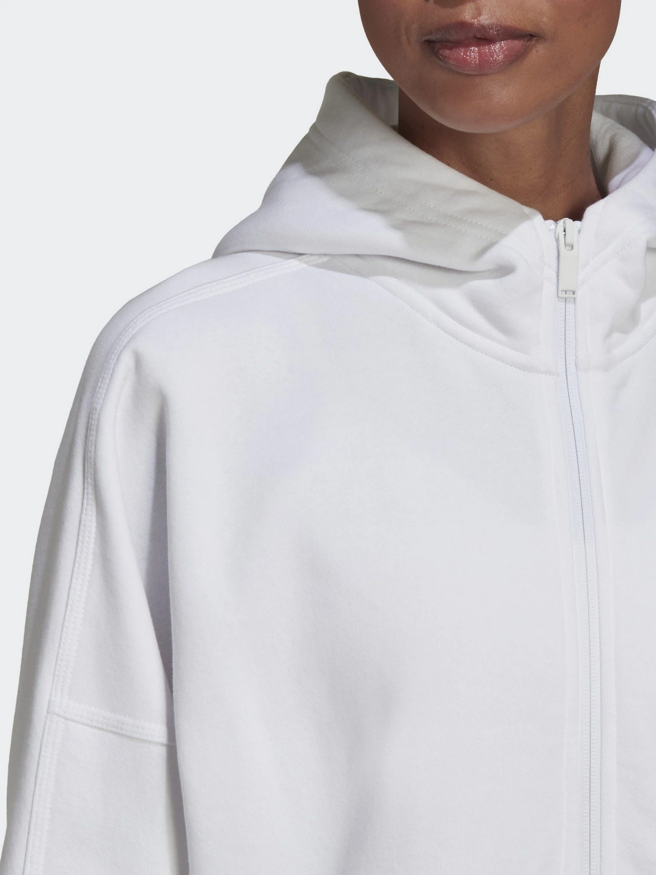 Худи и свитшоты Adidas Sportswear Studio Lounge Fleece Kapuzen модель HE1742 Худи и свитшоты Adidas Sportswear Studio Lounge Fleece Kapuzen модель HE1742 Фото