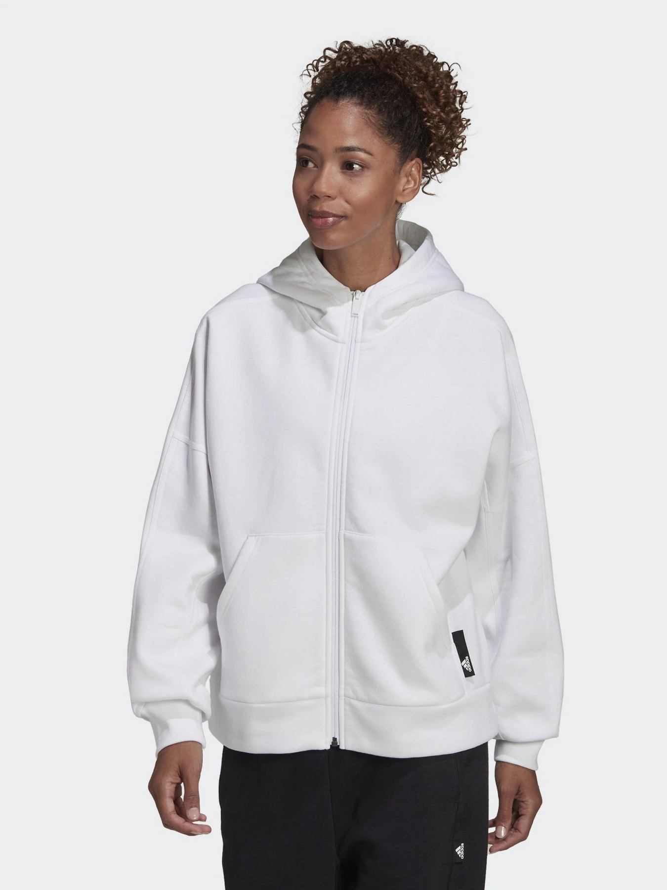 Худи и свитшоты Adidas Sportswear Studio Lounge Fleece Kapuzen модель HE1742 Худи и свитшоты Adidas Sportswear Studio Lounge Fleece Kapuzen модель HE1742 Фото