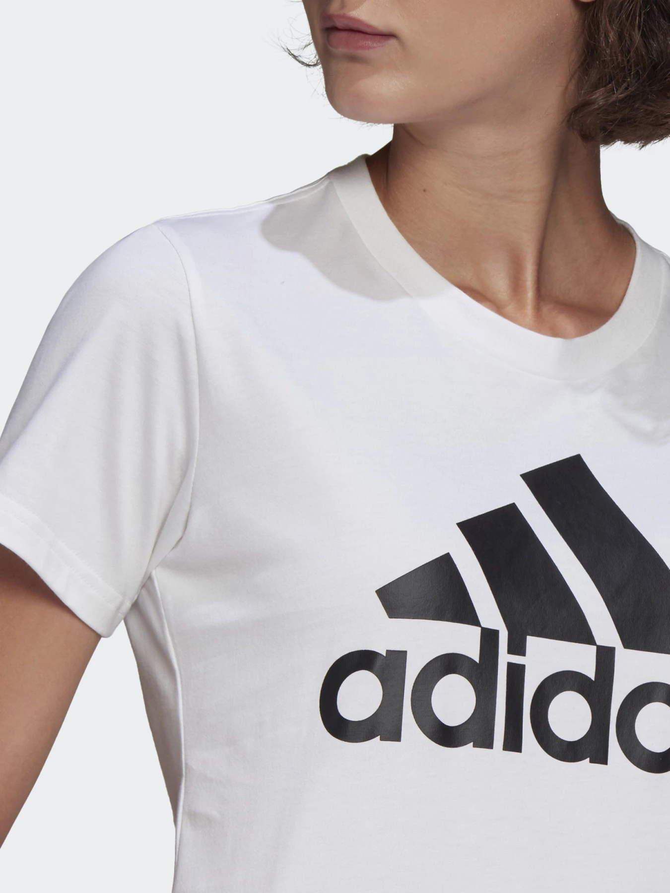 Футболки и поло Adidas ESSENTIALS LOGO SPORTSWEAR модель GL0649 Футболки и поло Adidas ESSENTIALS LOGO SPORTSWEAR модель GL0649 Фото