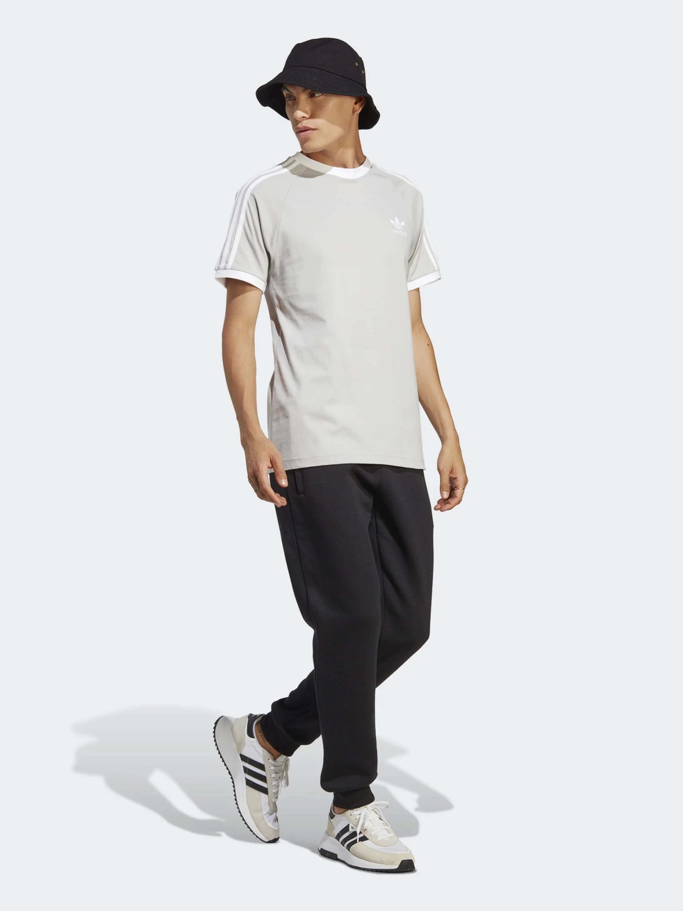 Футболки и поло Adidas Adicolor Classics 3-Stripes модель IA4851 Футболки и поло Adidas Adicolor Classics 3-Stripes модель IA4851 Фото