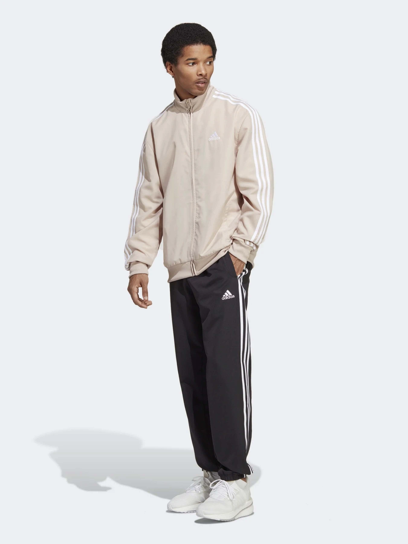Костюмы Adidas Essentials модель IC6770 Костюмы Adidas Essentials модель IC6770 Фото