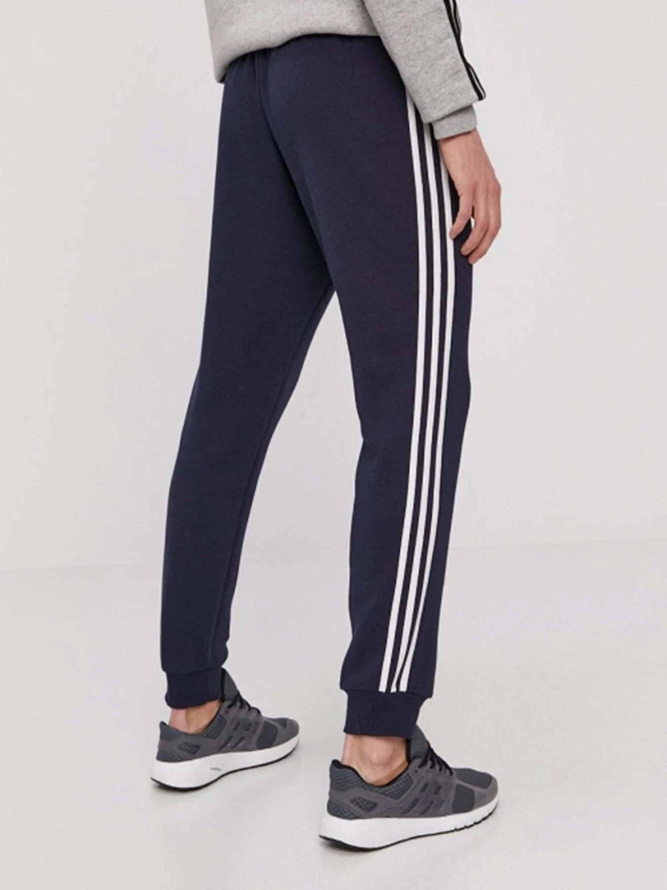 Брюки Adidas Essentials модель GK8823 Брюки Adidas Essentials модель GK8823 Фото