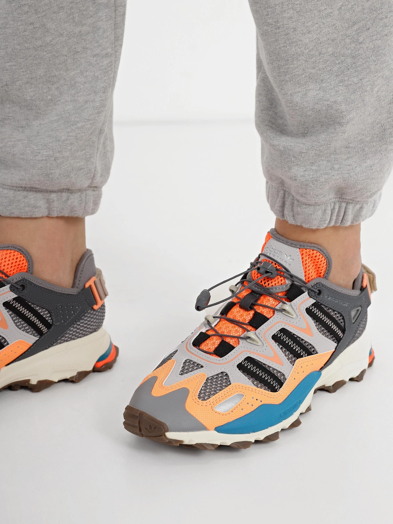 Кросівки Adidas Hyperturf Adventure модель HP2832 Кросівки Adidas Hyperturf Adventure модель HP2832 Фото