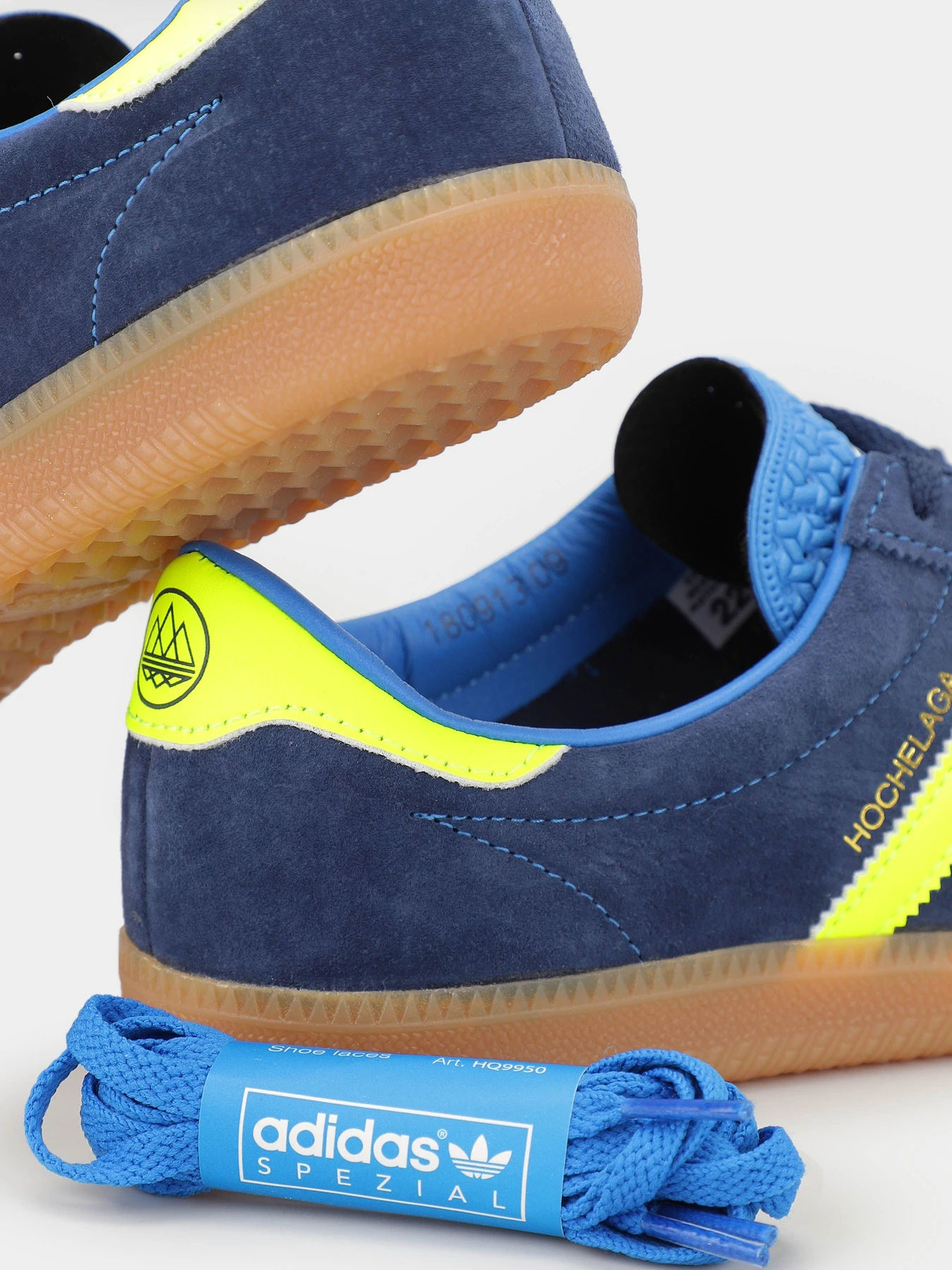 Кеды Adidas Spezial Hochelaga модель HQ9950 Кеды Adidas Spezial Hochelaga модель HQ9950 Фото