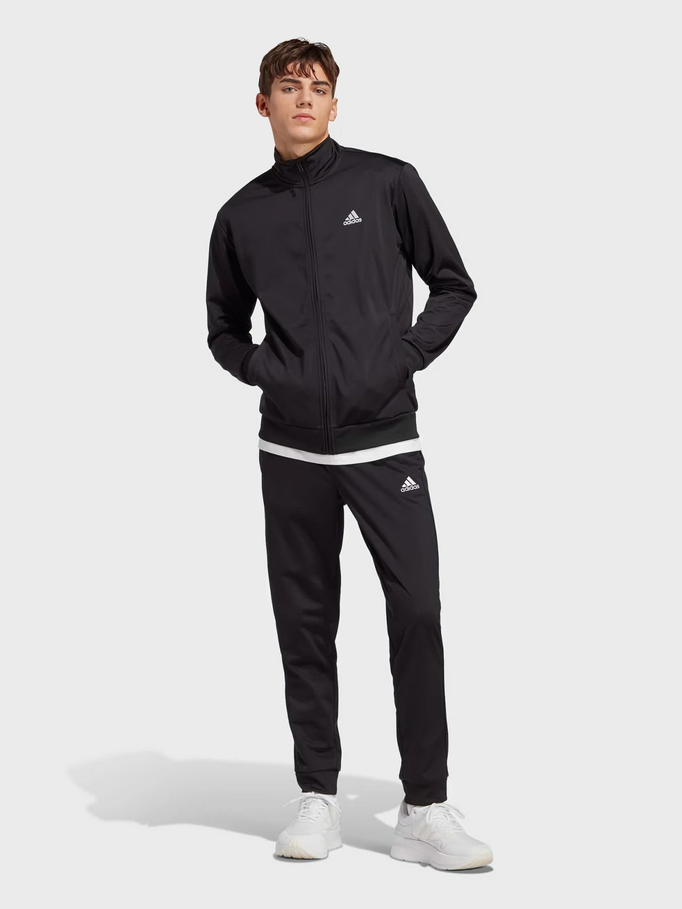 Костюмы Adidas Linear Logo Tricot модель IC6775 Костюмы Adidas Linear Logo Tricot модель IC6775 Фото