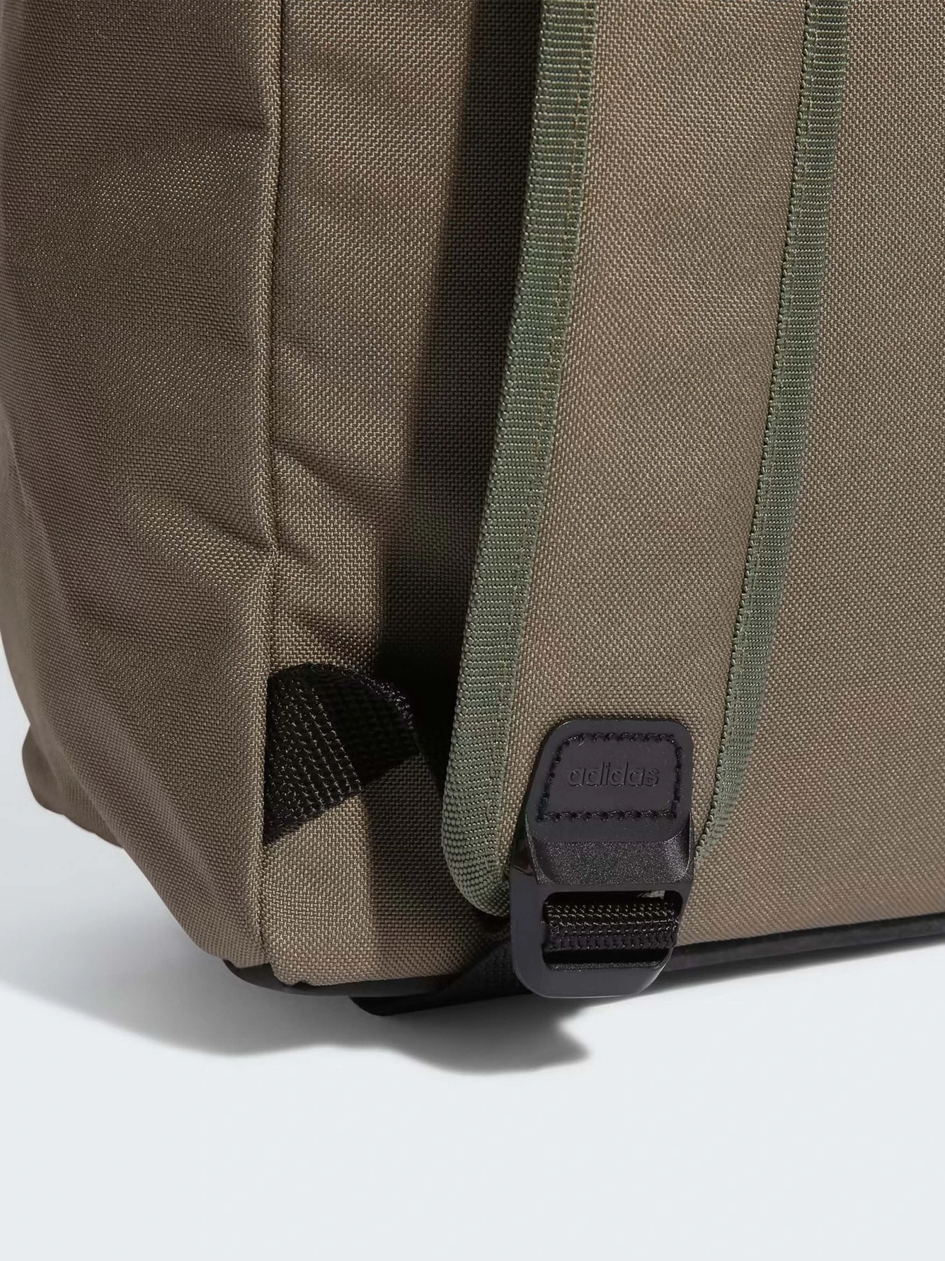 Рюкзаки Adidas Classic Foundation 20L модель HR5341 Рюкзаки Adidas Classic Foundation 20L модель HR5341 Фото