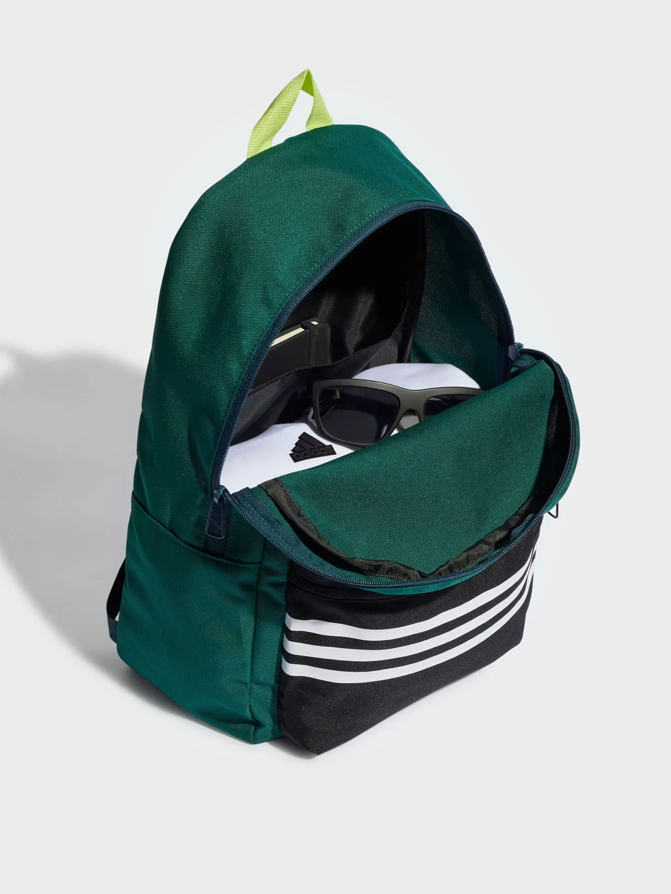 Рюкзаки Adidas Brand Love модель HZ2920 Рюкзаки Adidas Brand Love модель HZ2920 Фото