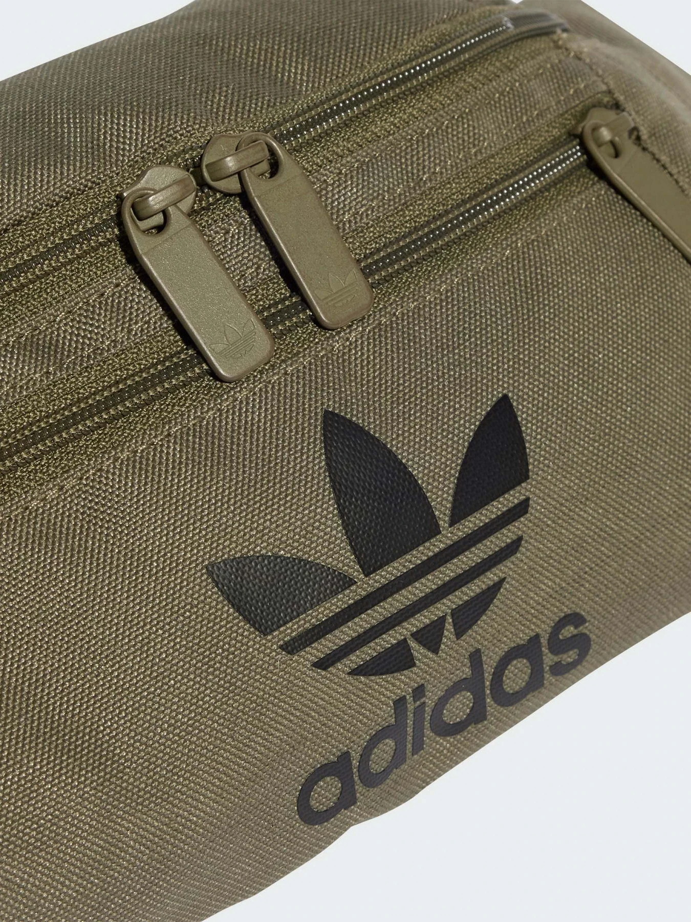 Сумки Adidas Adicolor Classic Originals модель IL4815 Сумки Adidas Adicolor Classic Originals модель IL4815 Фото